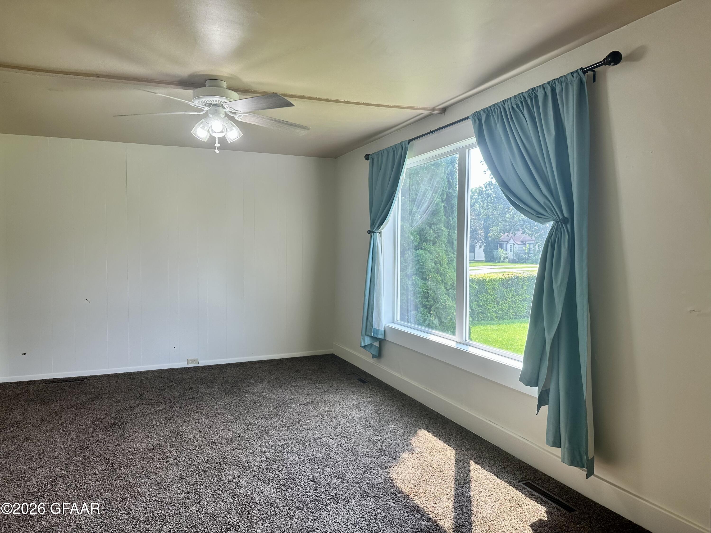 property viewer photo 3
