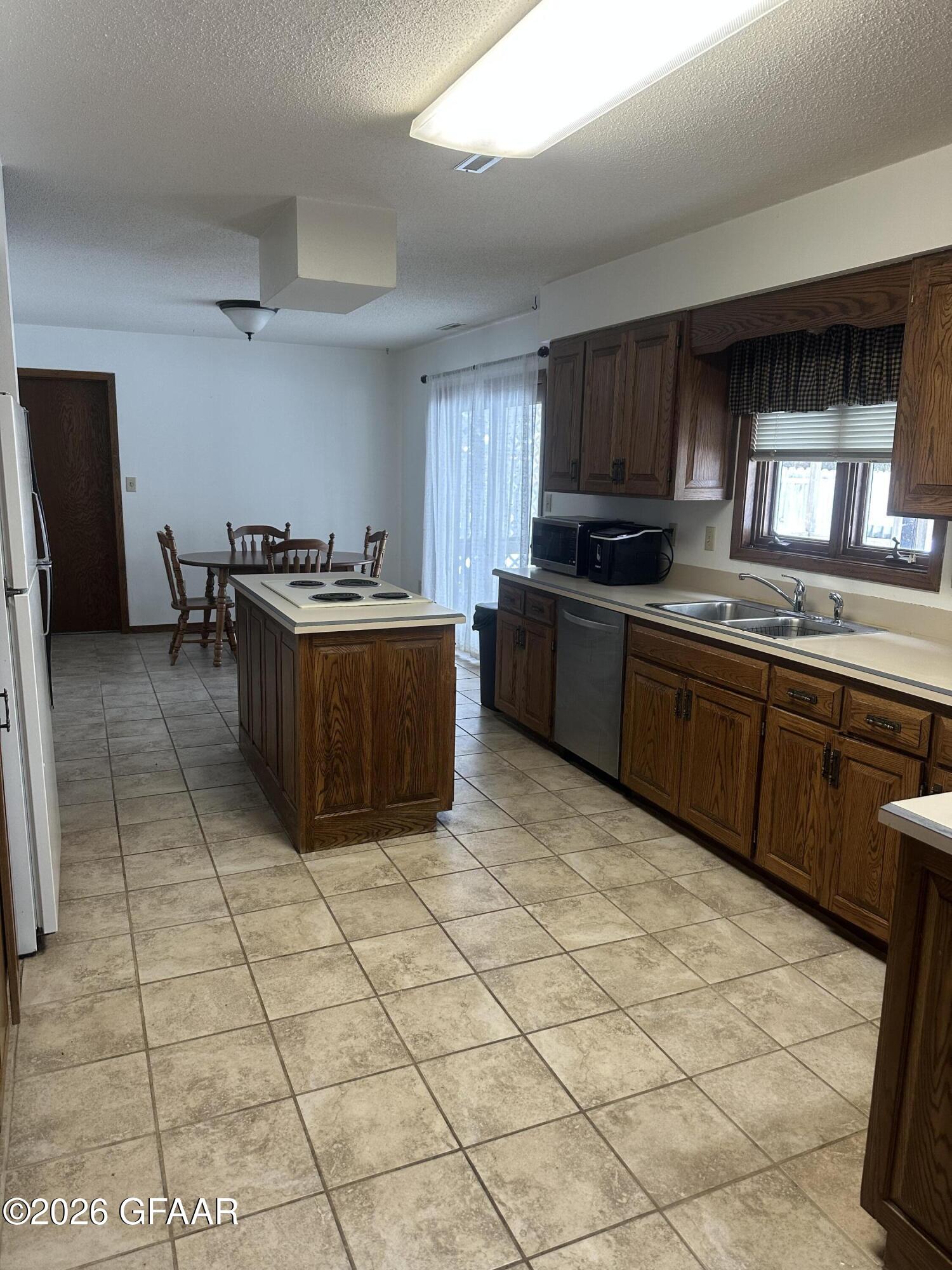 property viewer photo 2