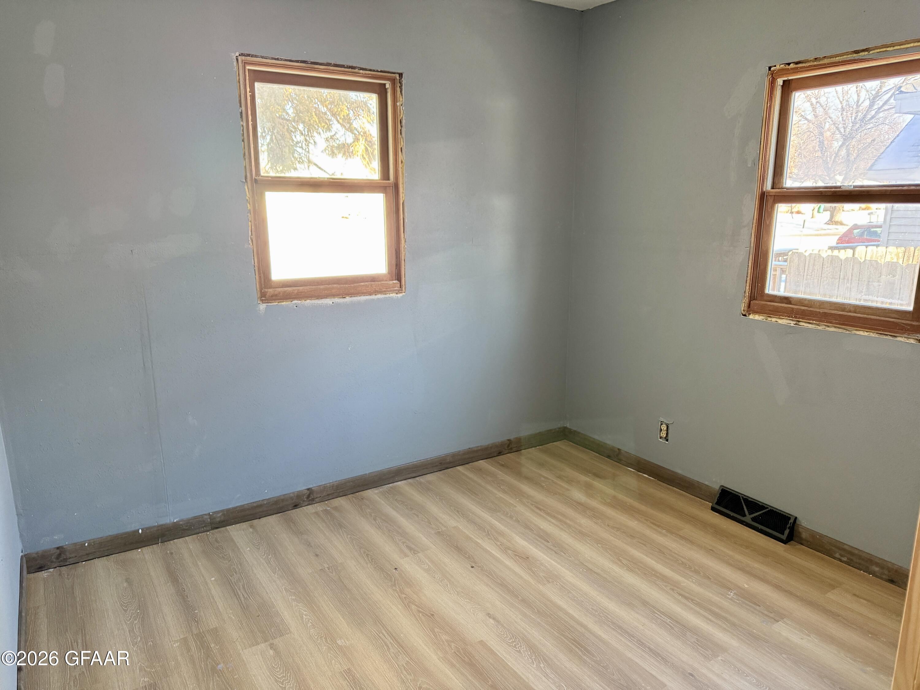 property viewer photo 5