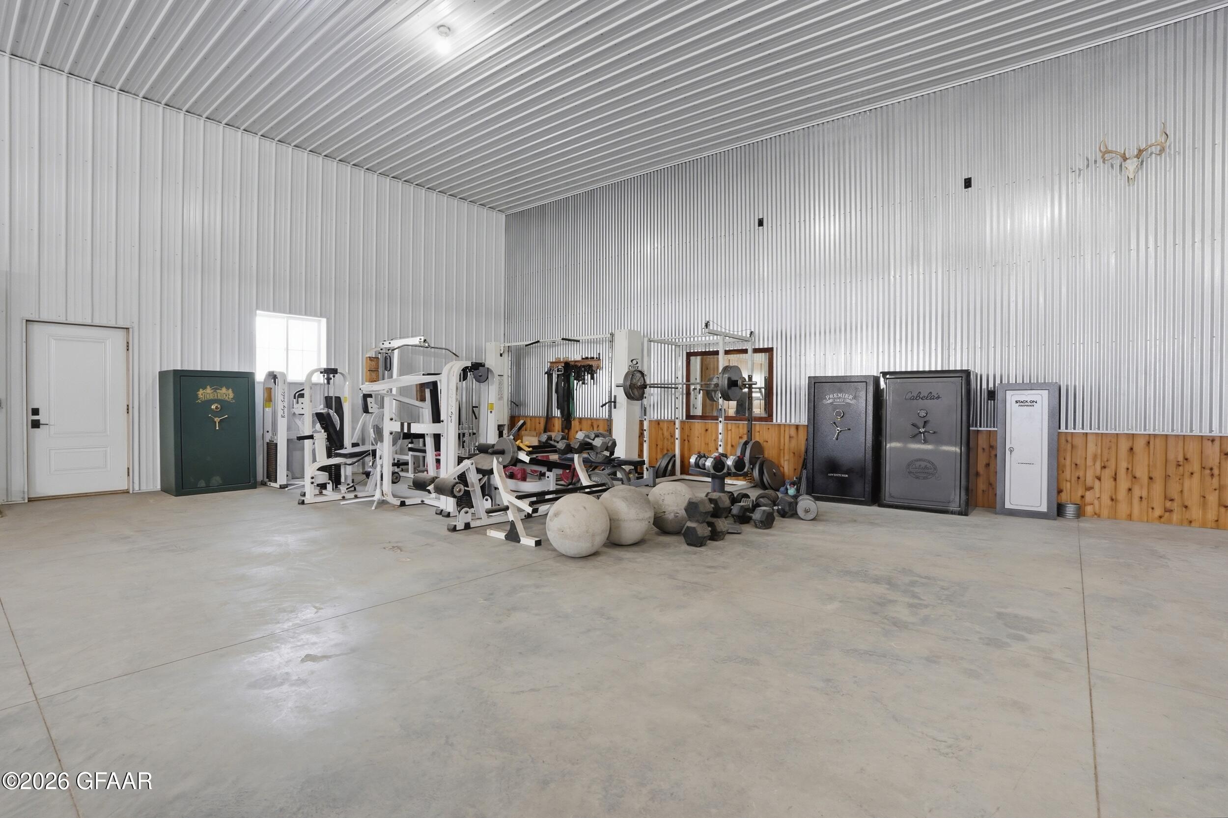 main property photo 36