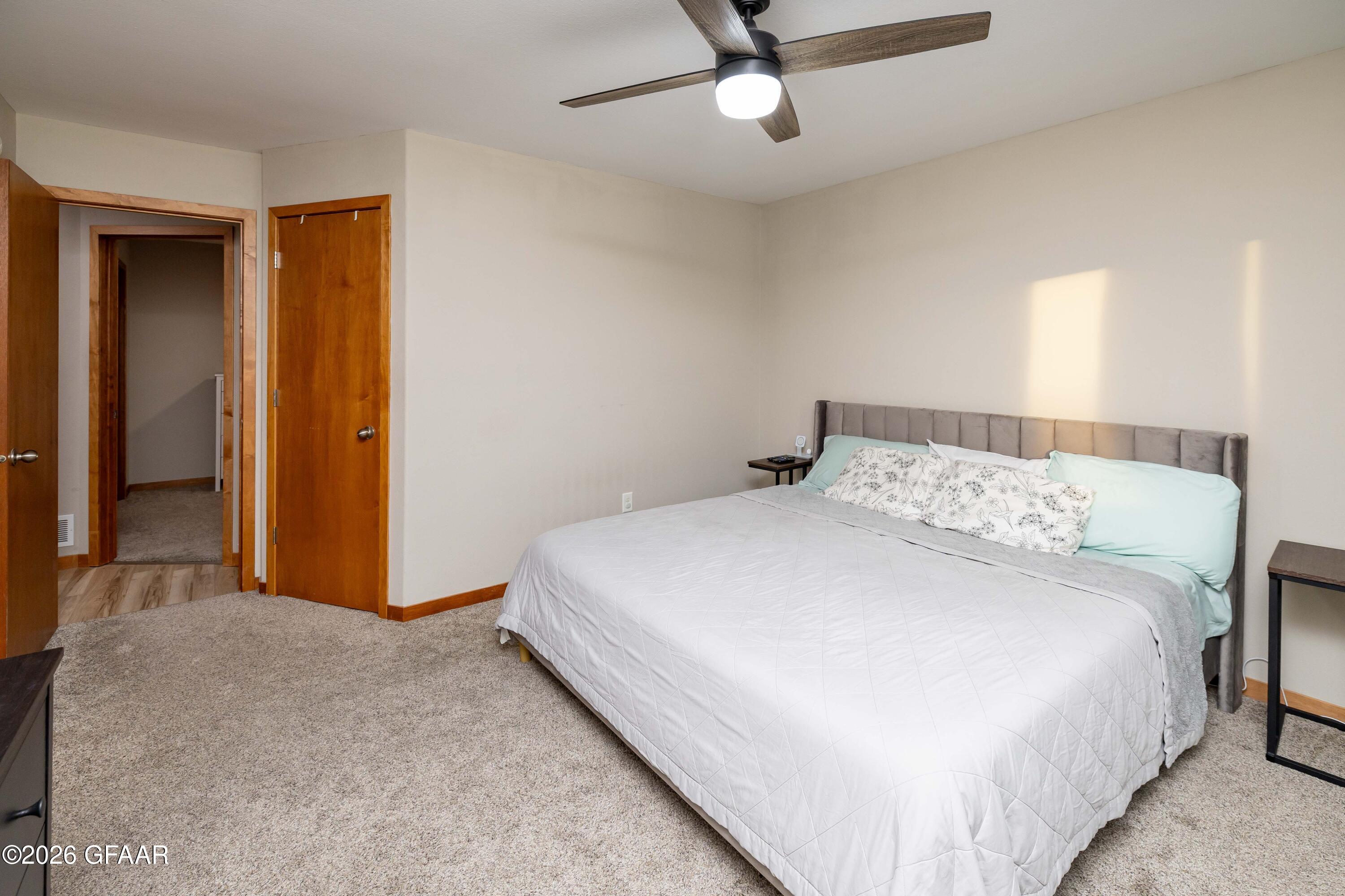 property viewer photo 13