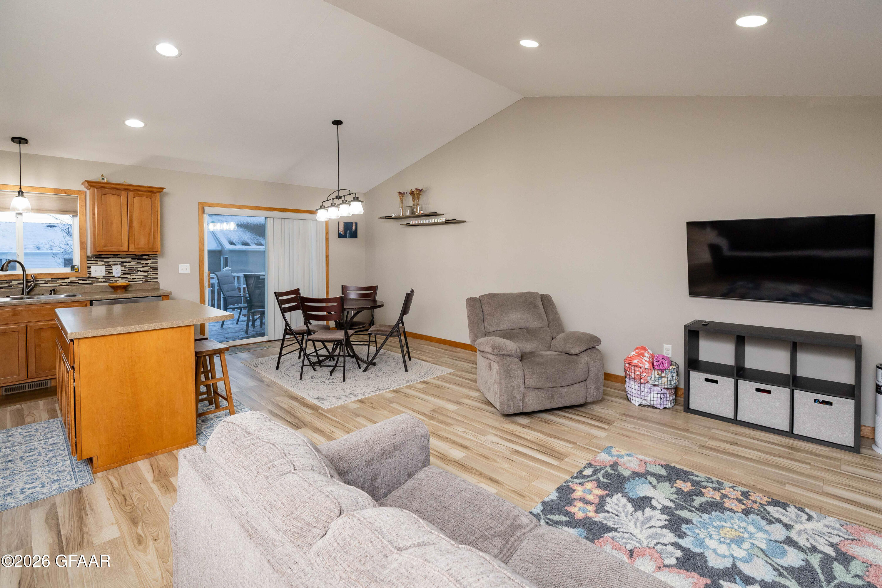 property viewer photo 7