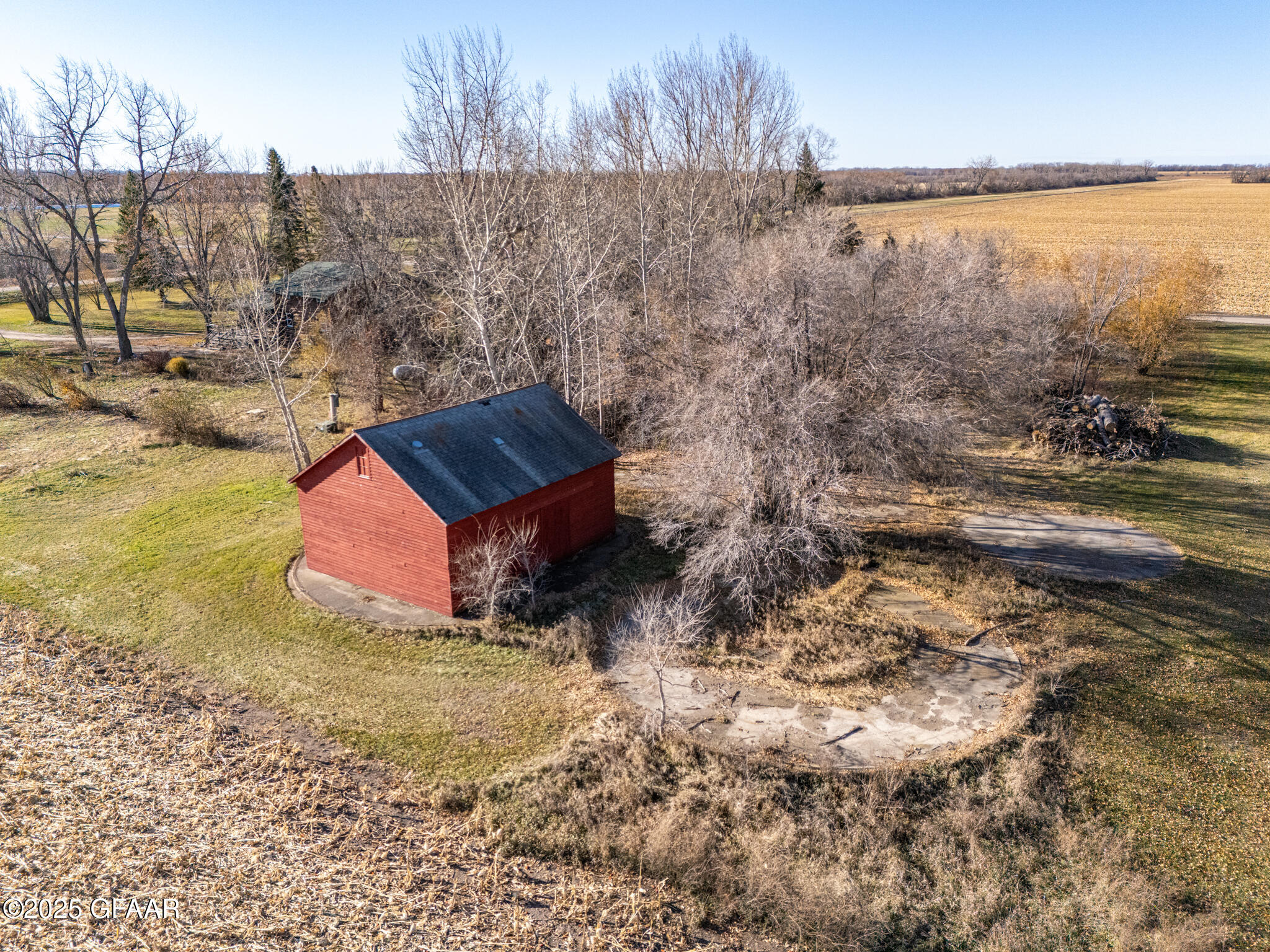 main property photo 31