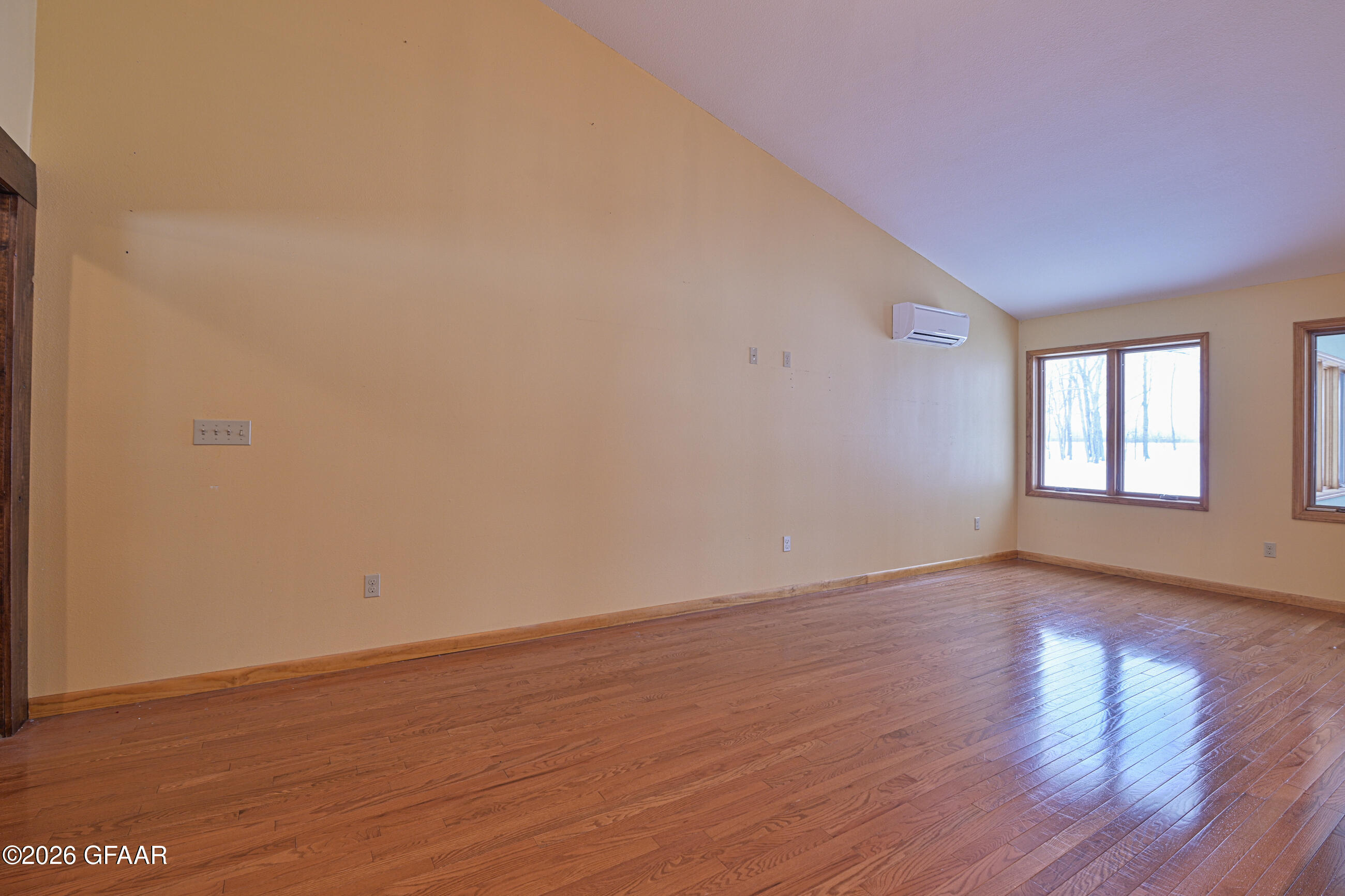 property viewer photo 12