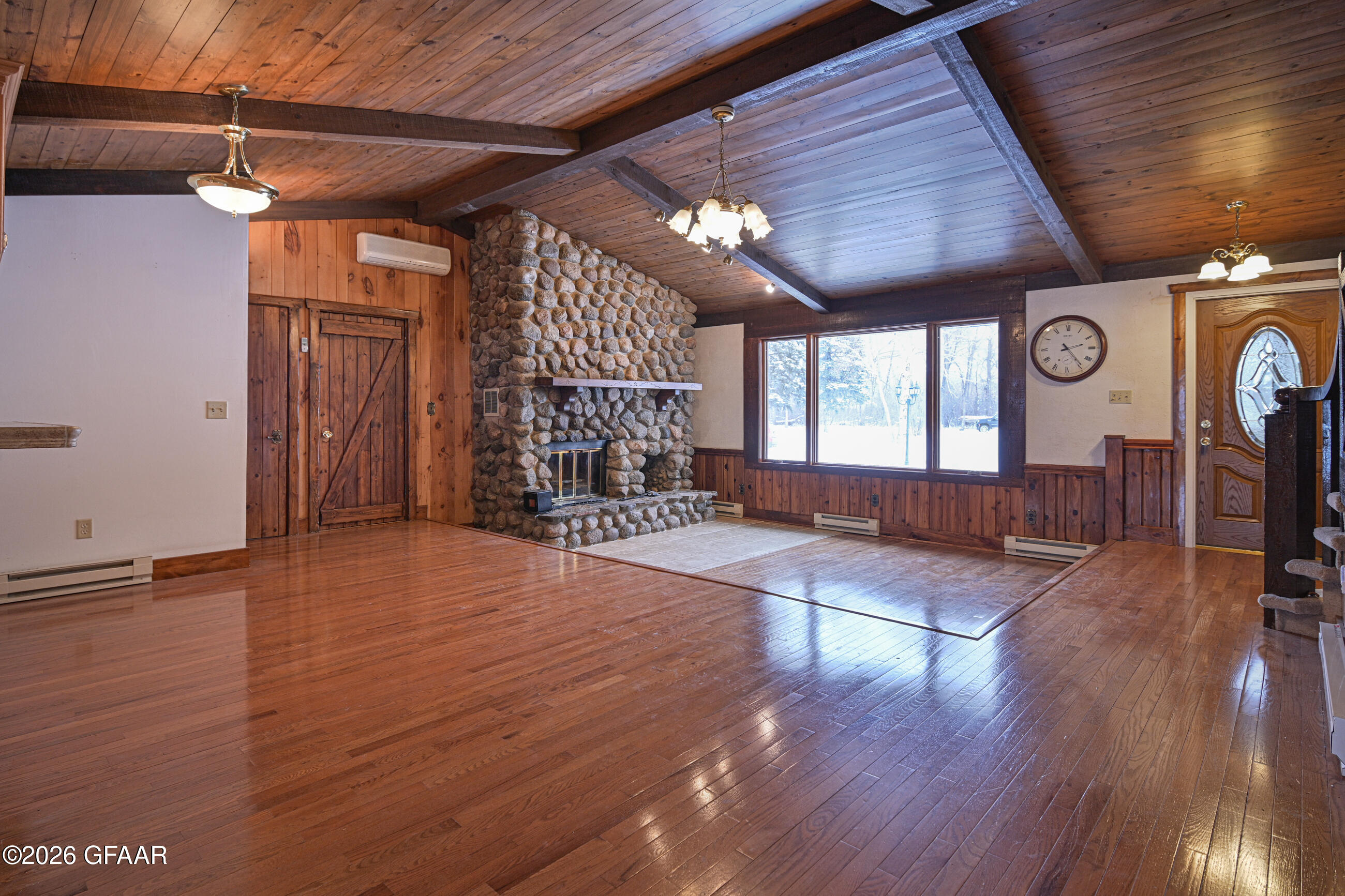 property viewer photo 2