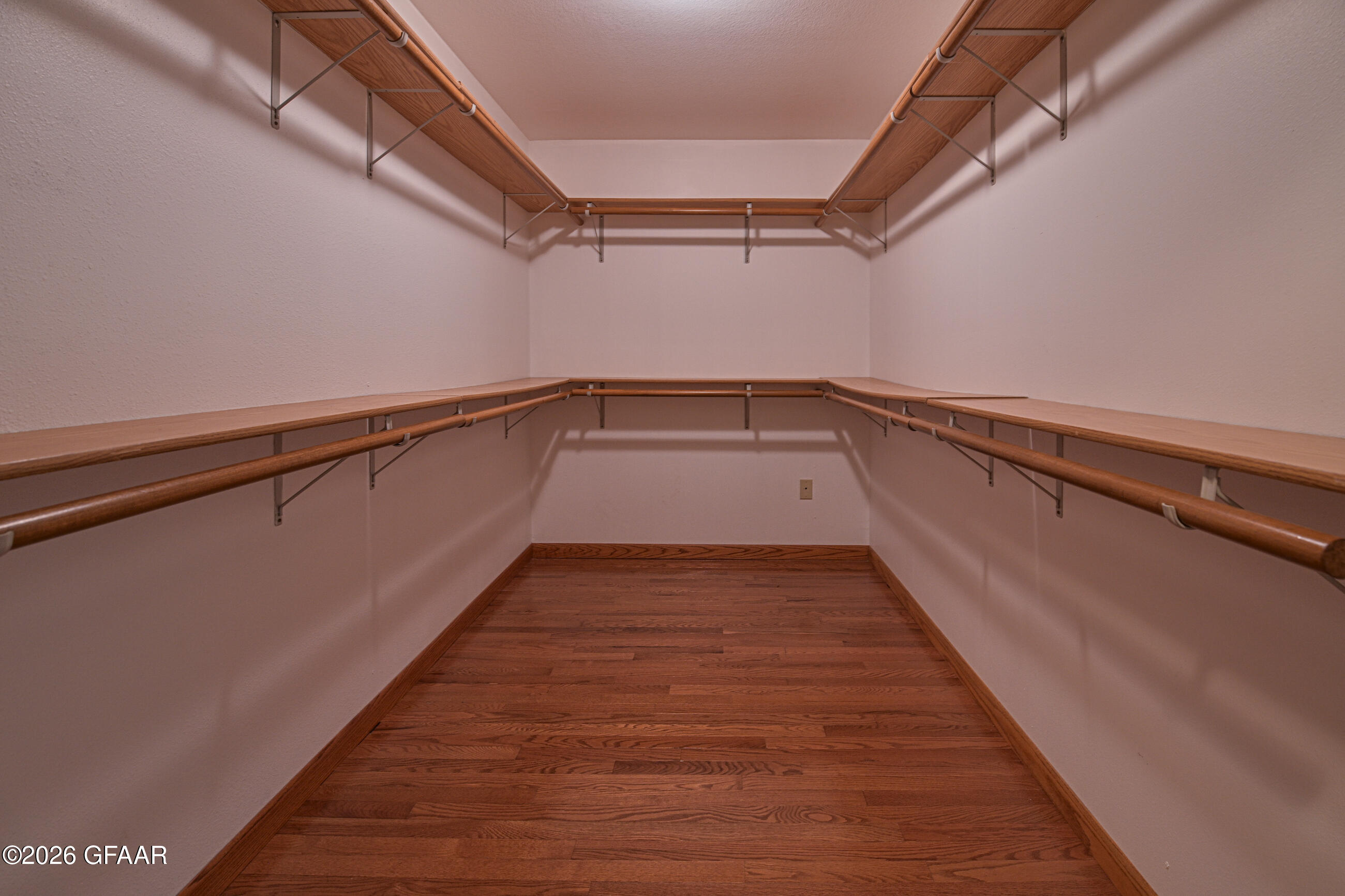 property viewer photo 20