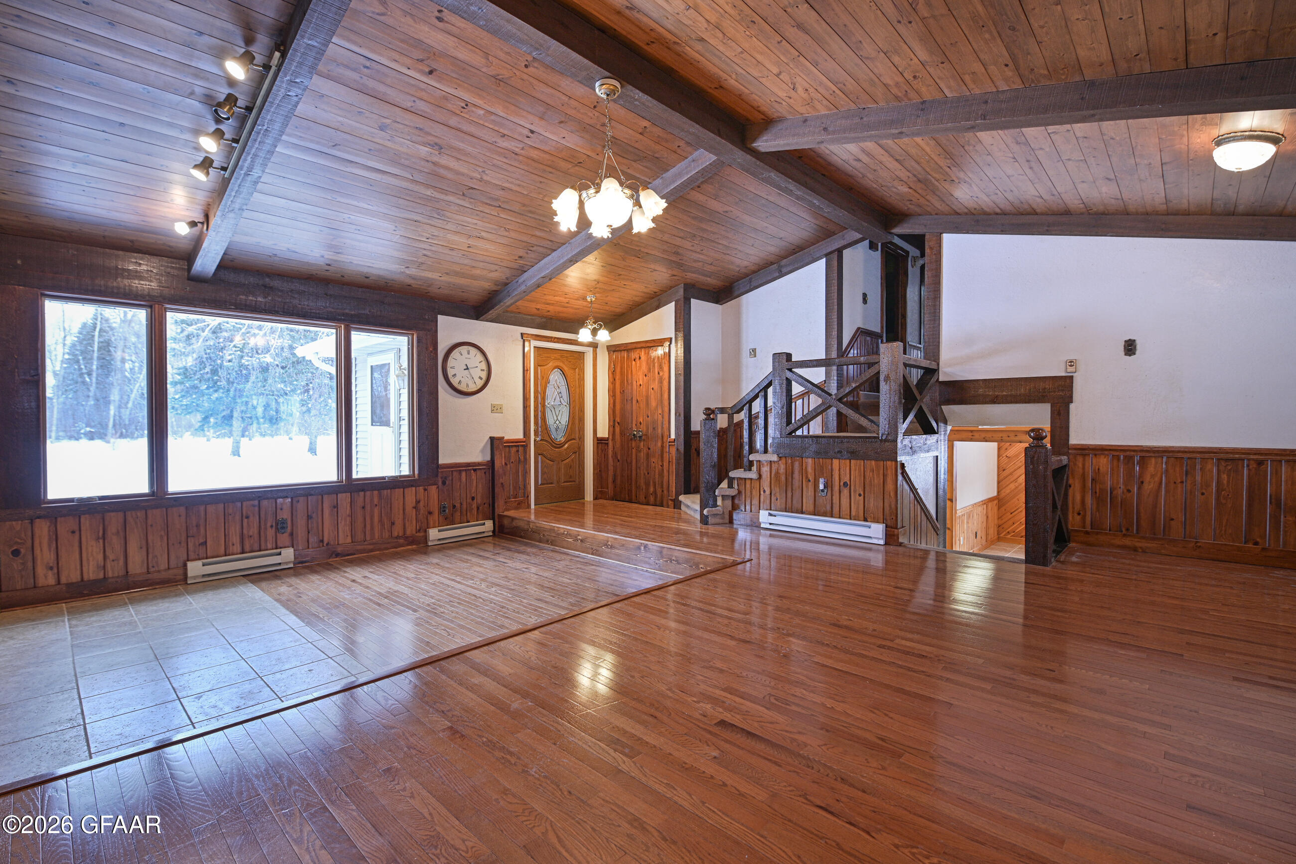 property viewer photo 3