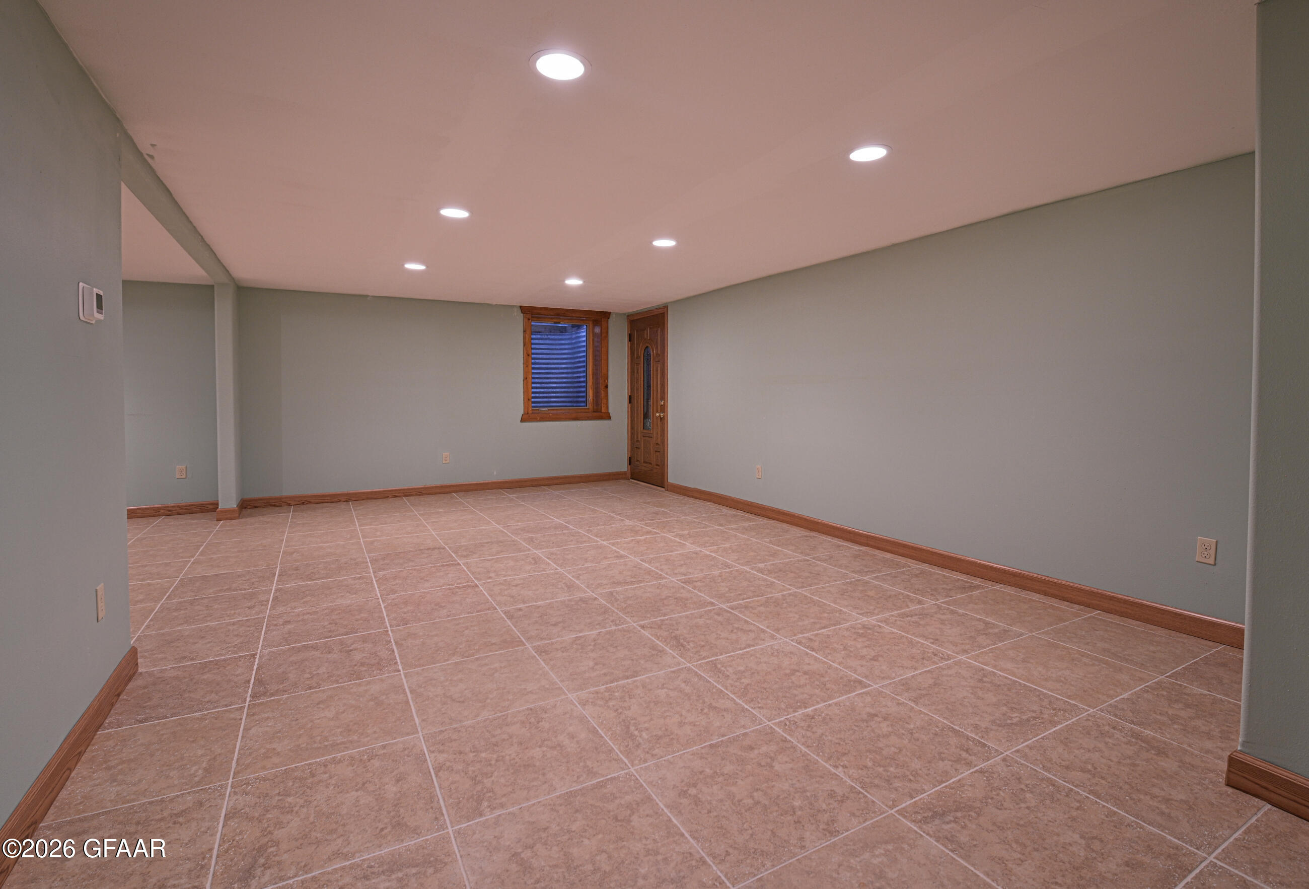 property viewer photo 47