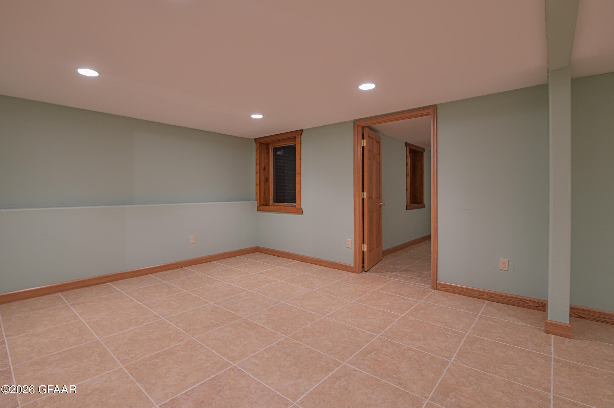 property viewer photo 53