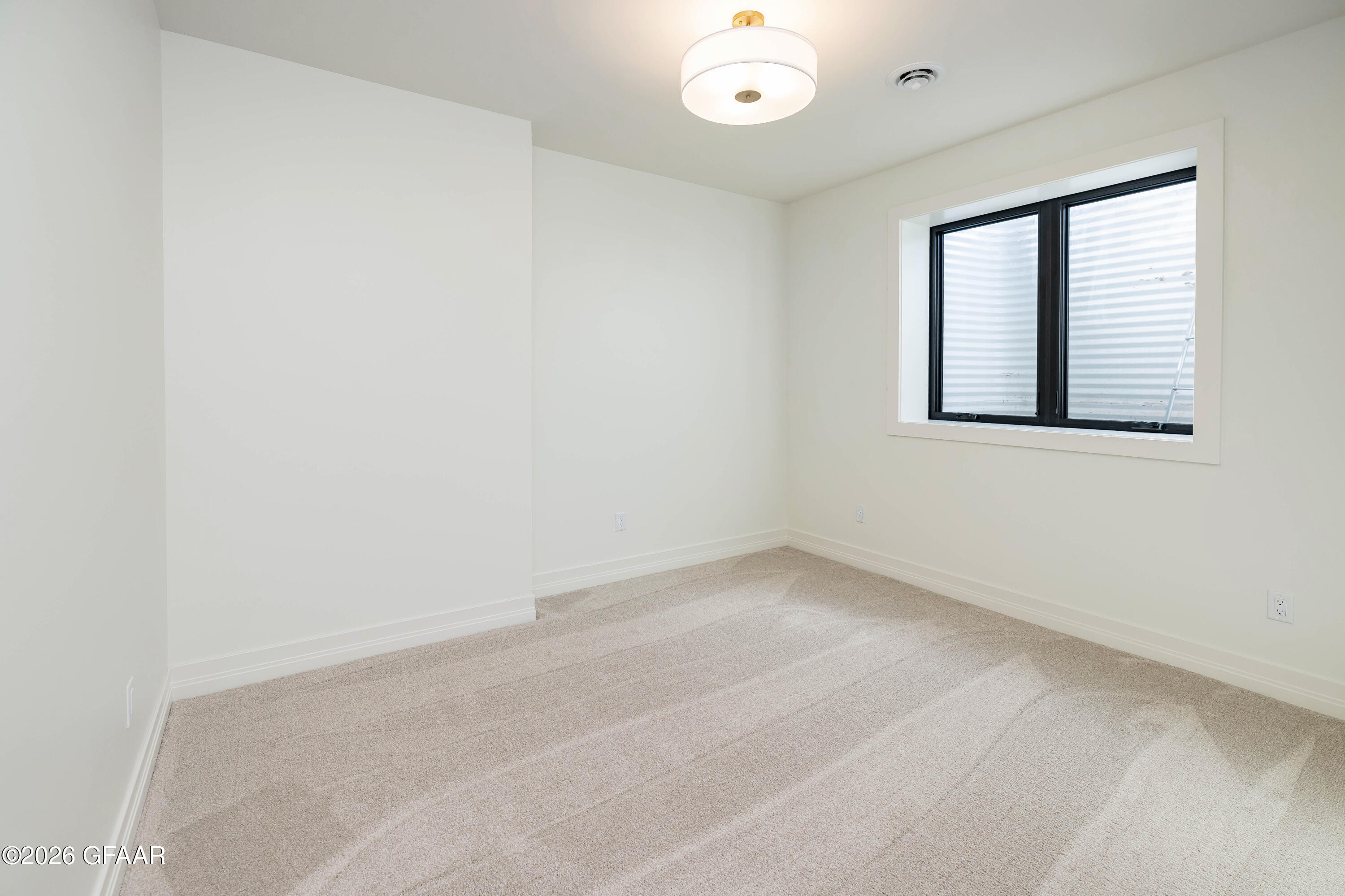 main property photo 78
