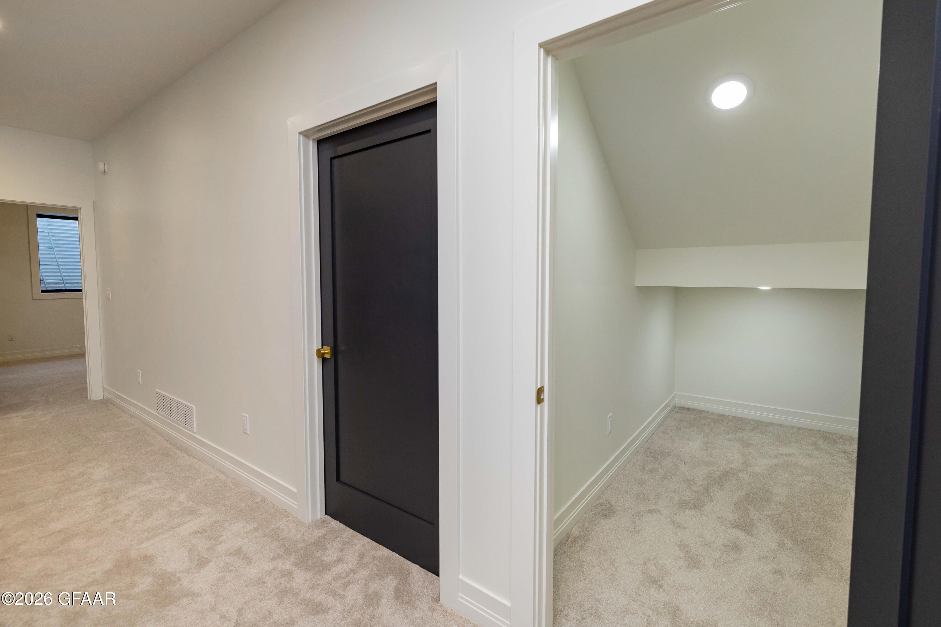 main property photo 80
