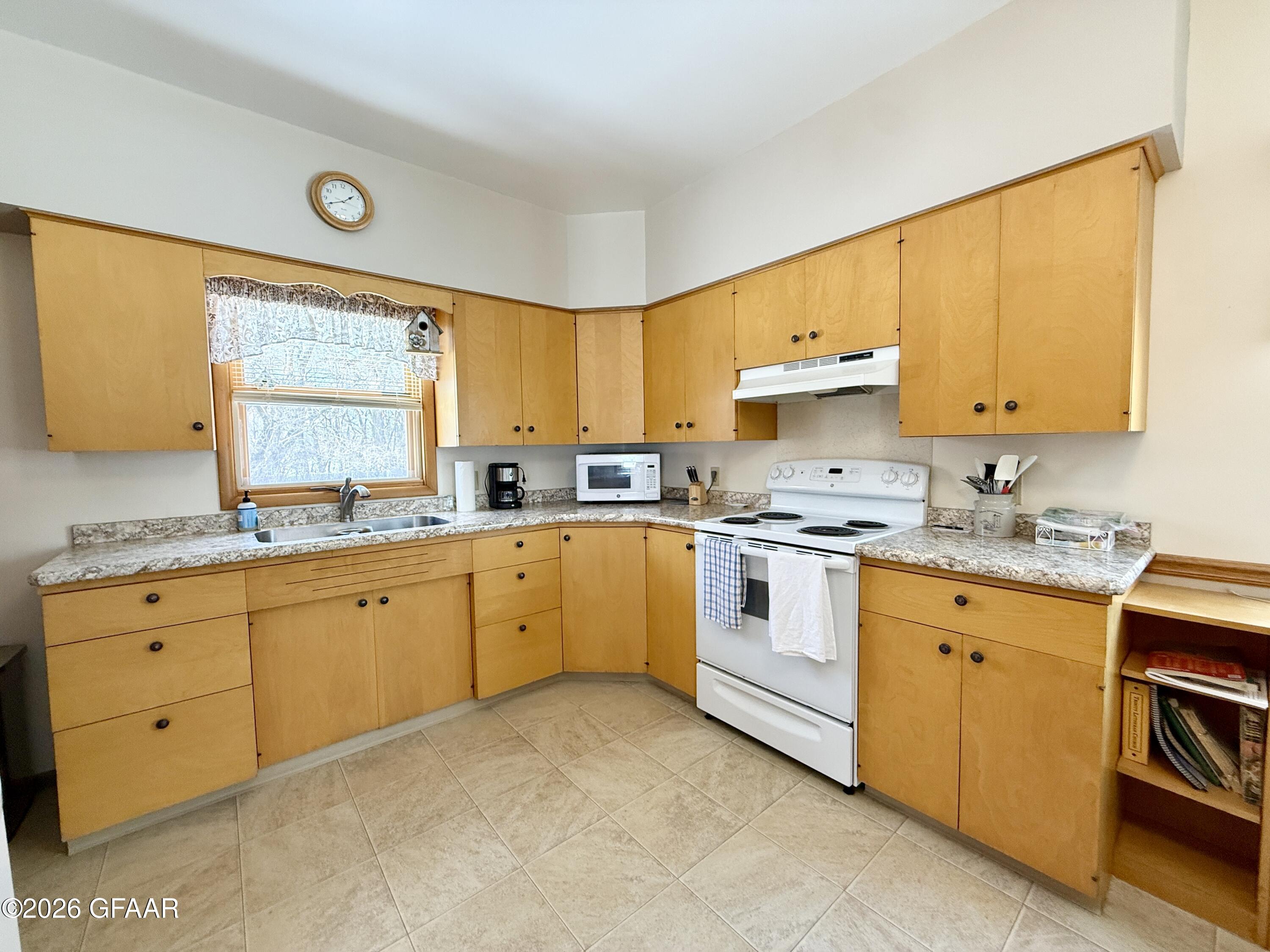 property viewer photo 16