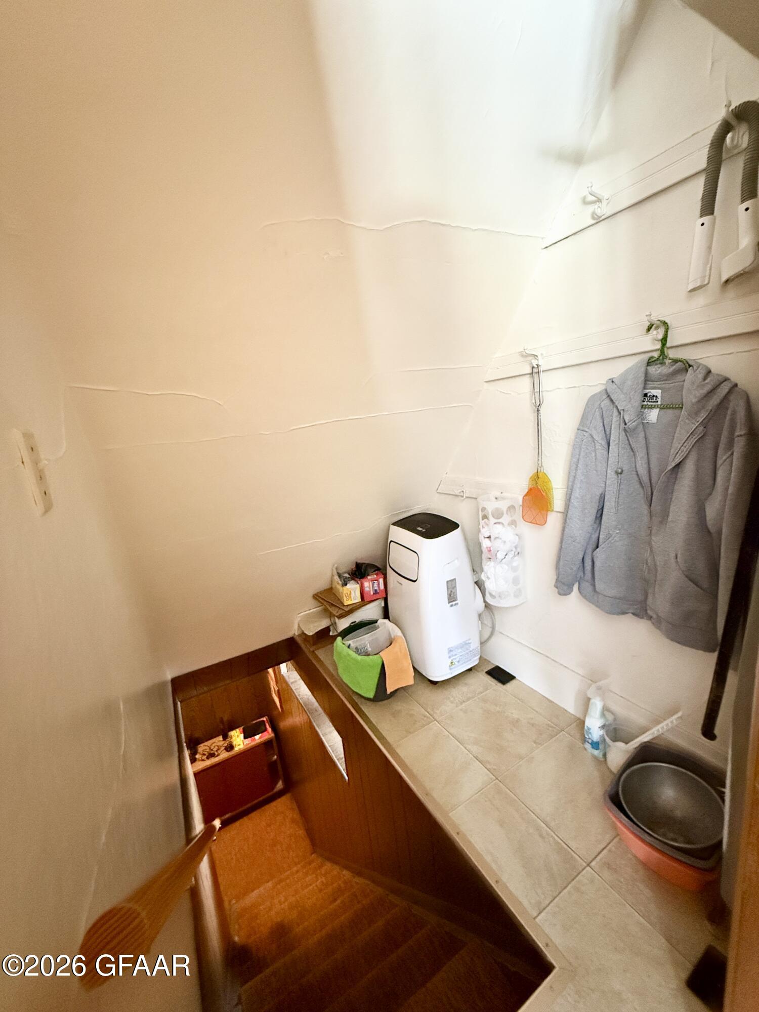 property viewer photo 36