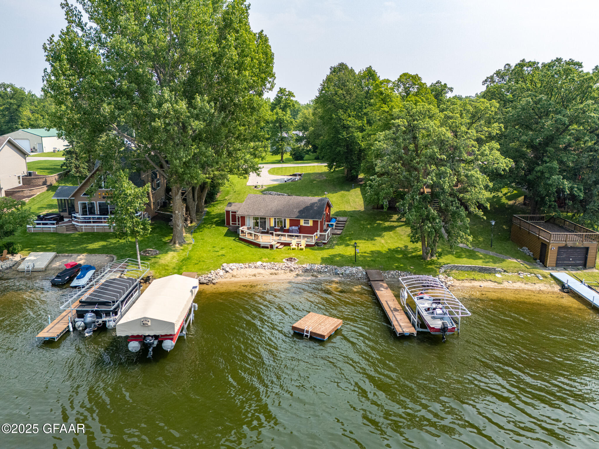 main property photo 25