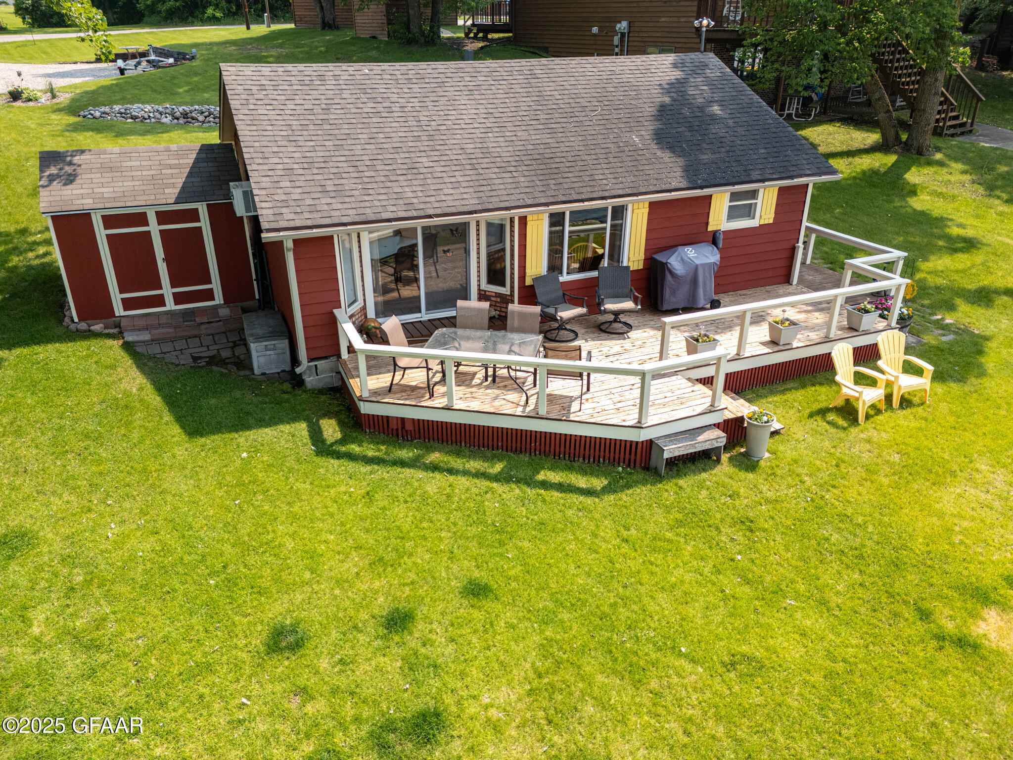 main property photo 28