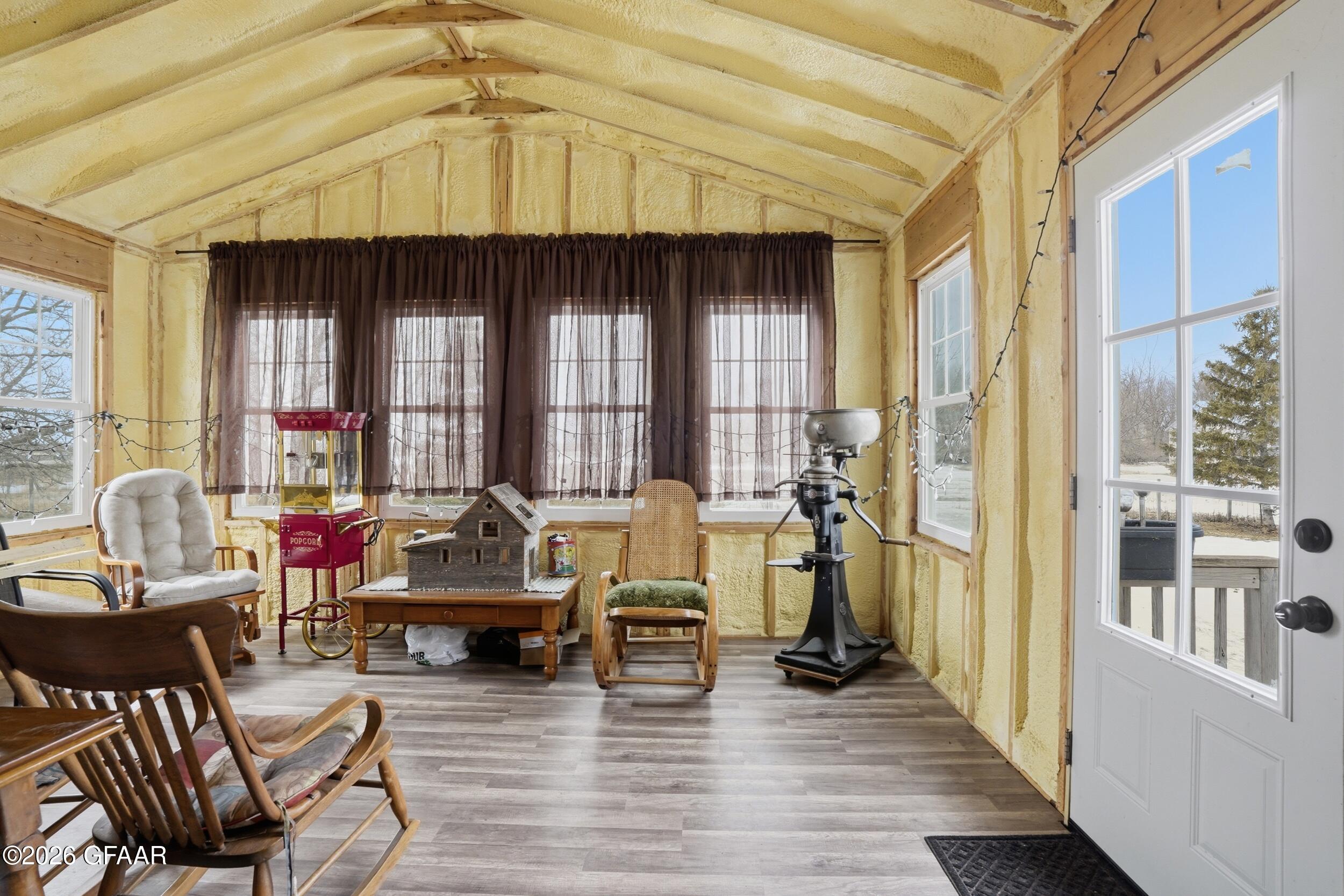 property viewer photo 25