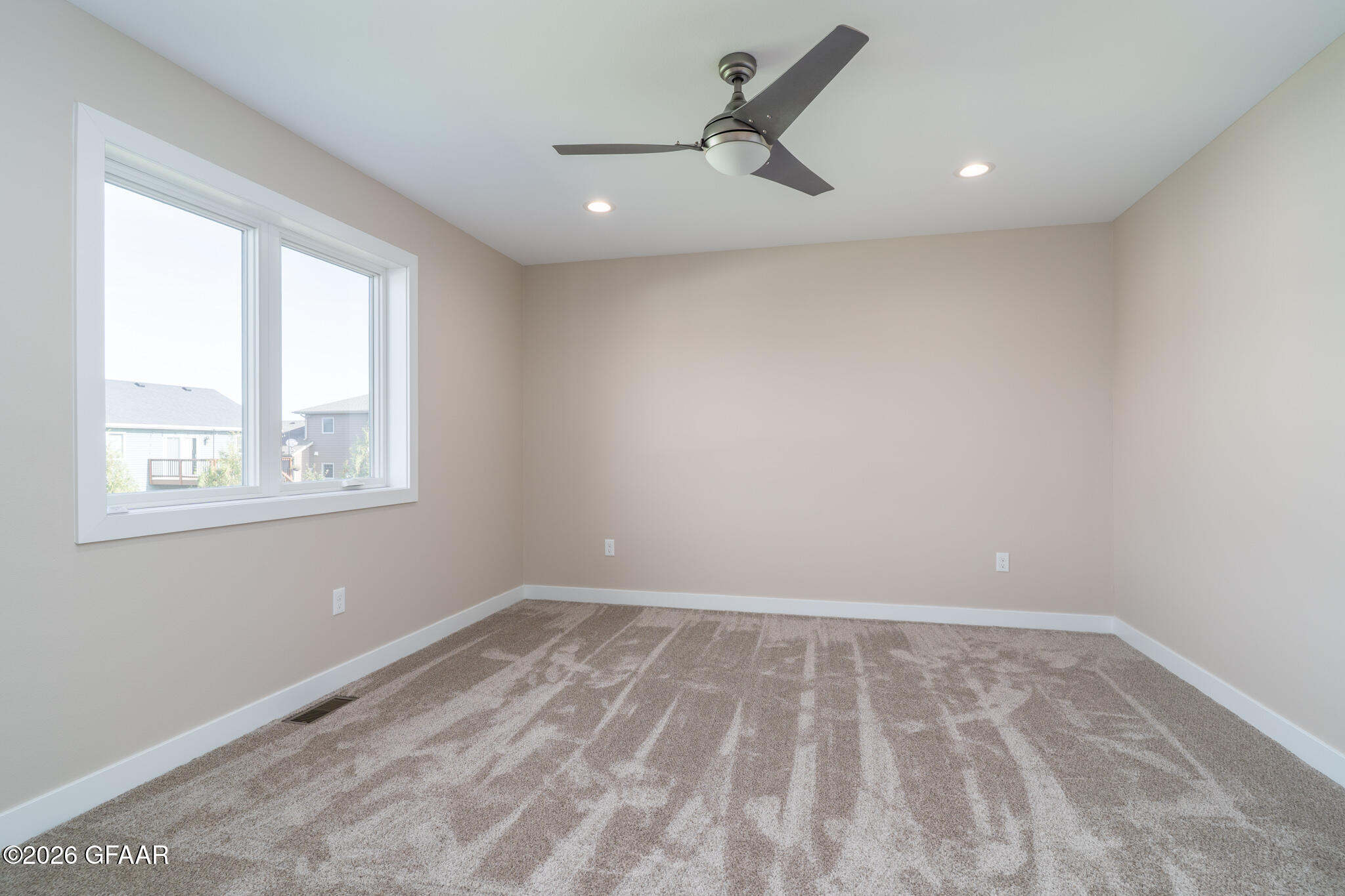 property viewer photo 14