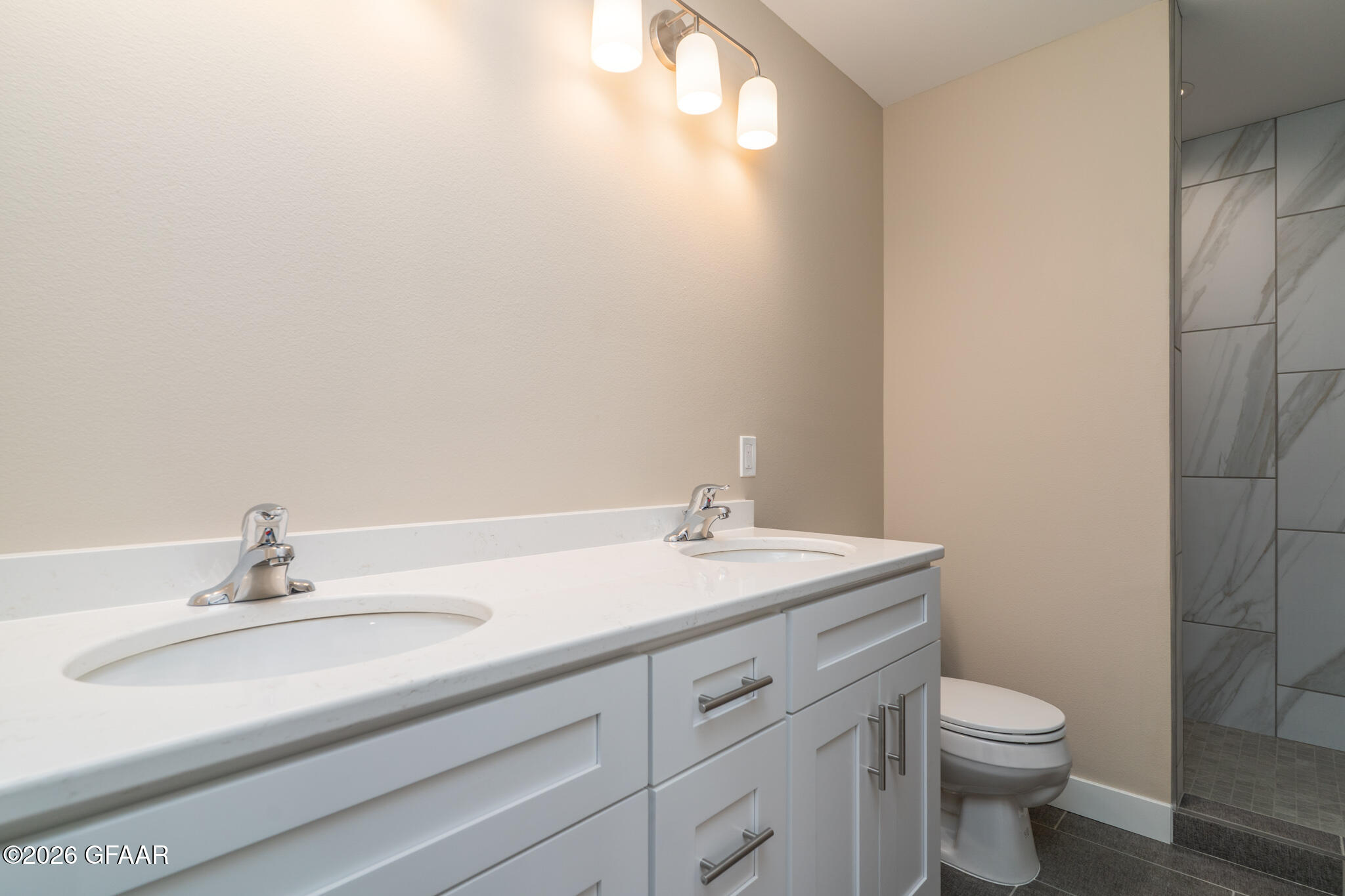 property viewer photo 17