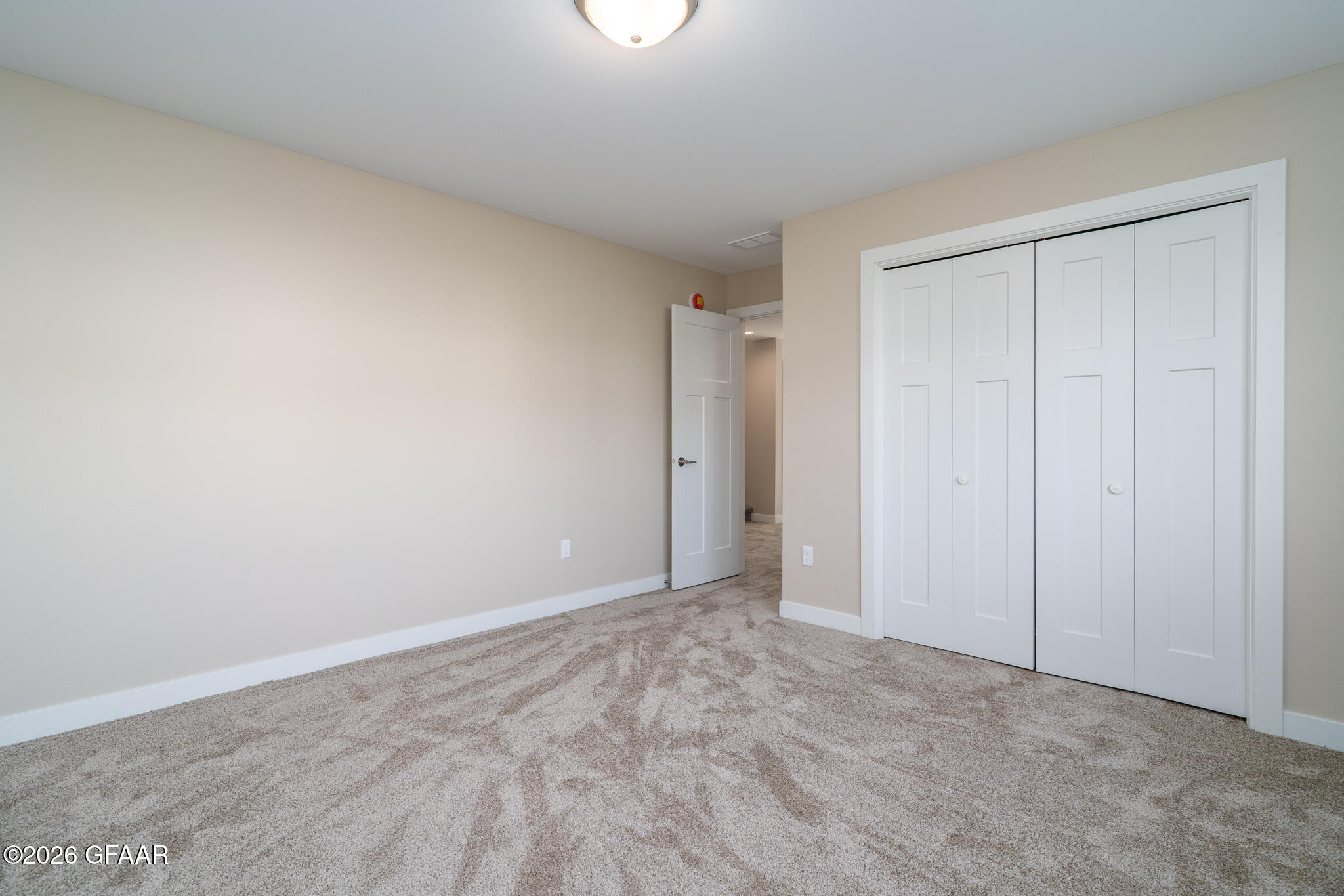 property viewer photo 23