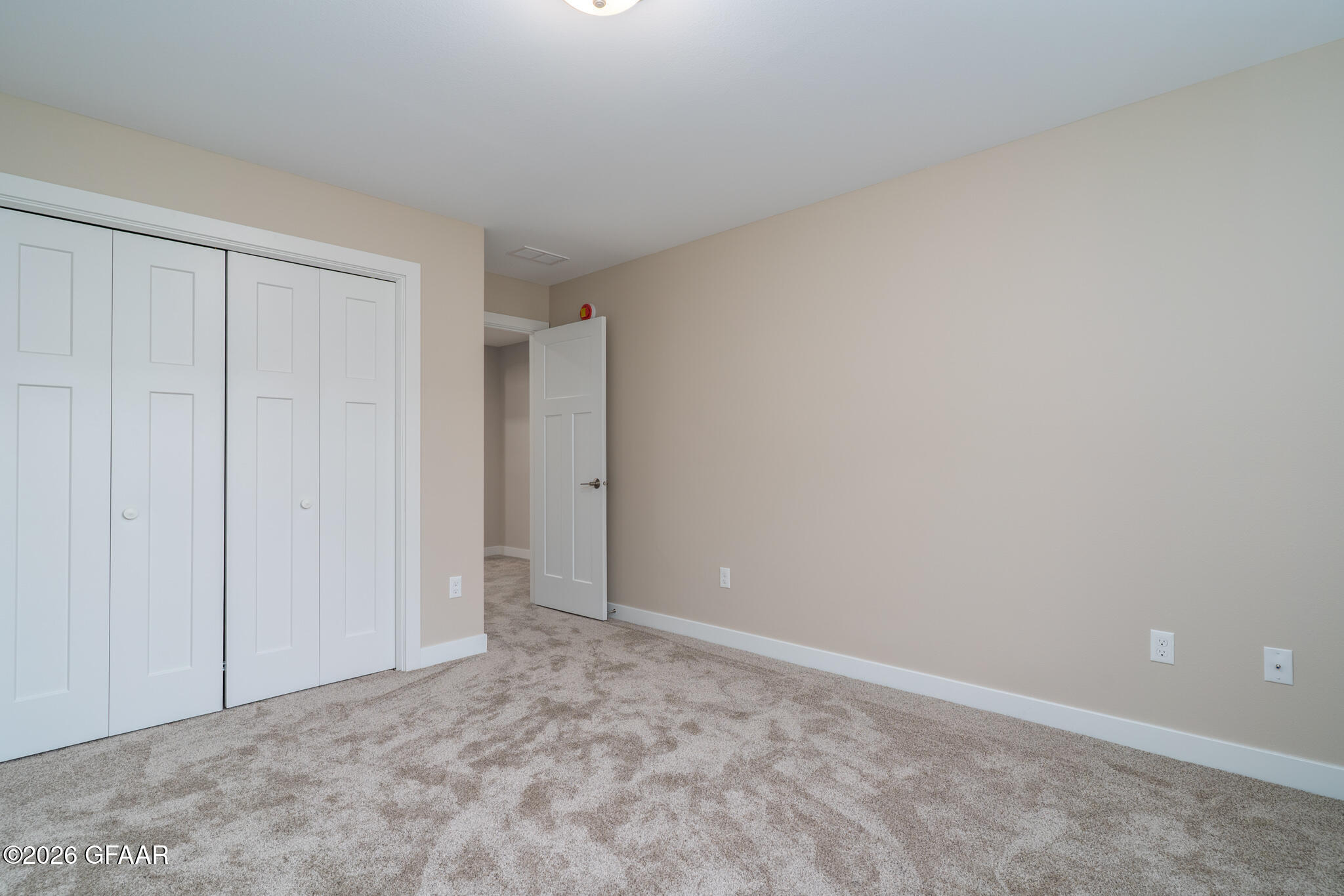property viewer photo 25