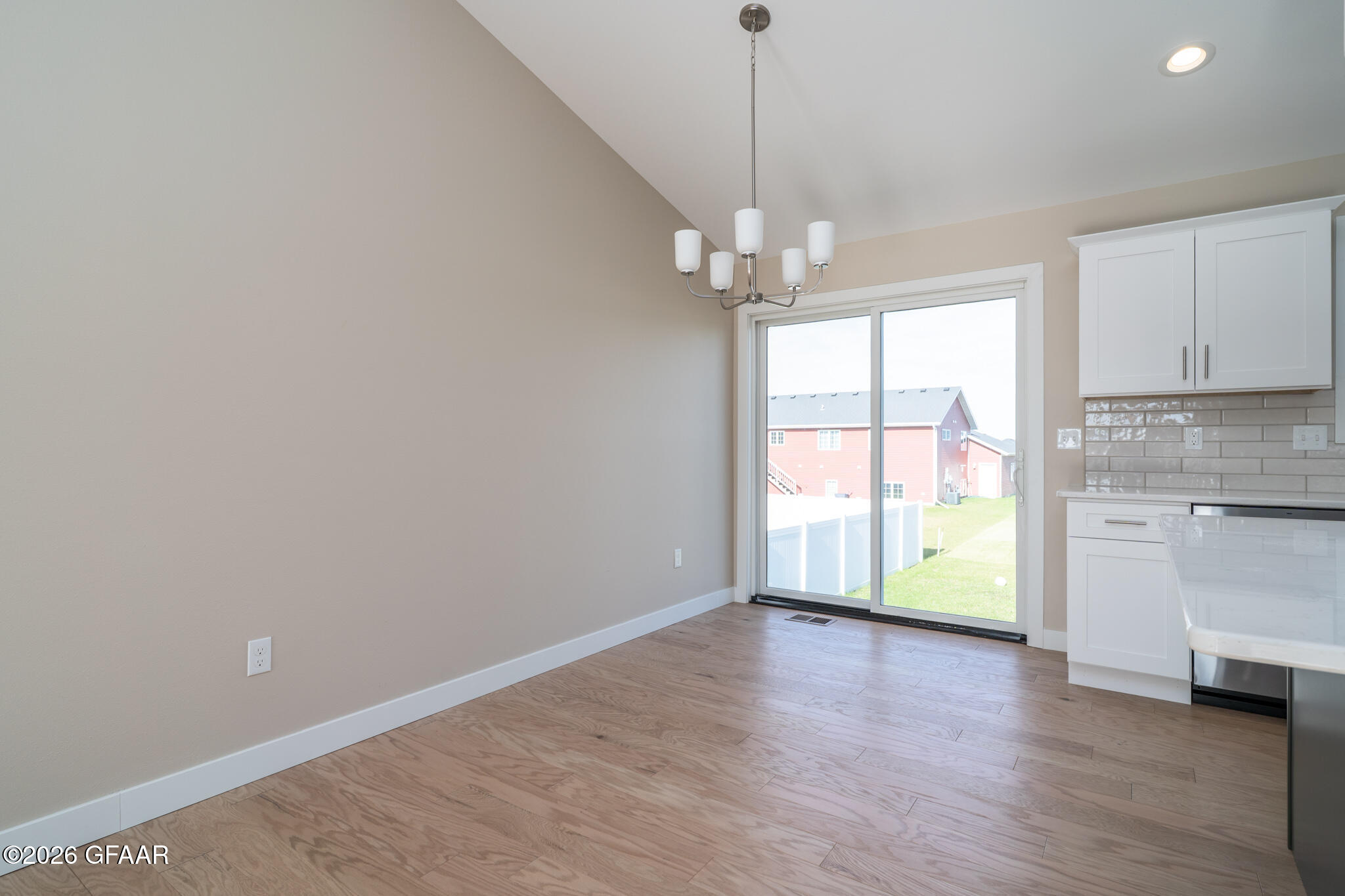 property viewer photo 7