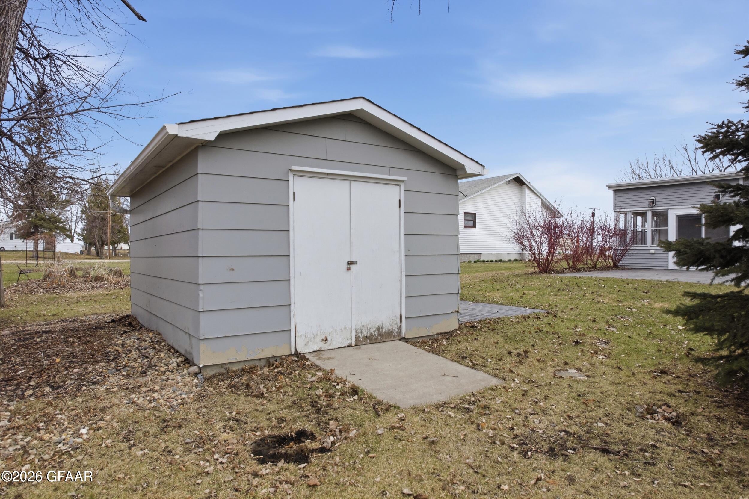 main property photo 35