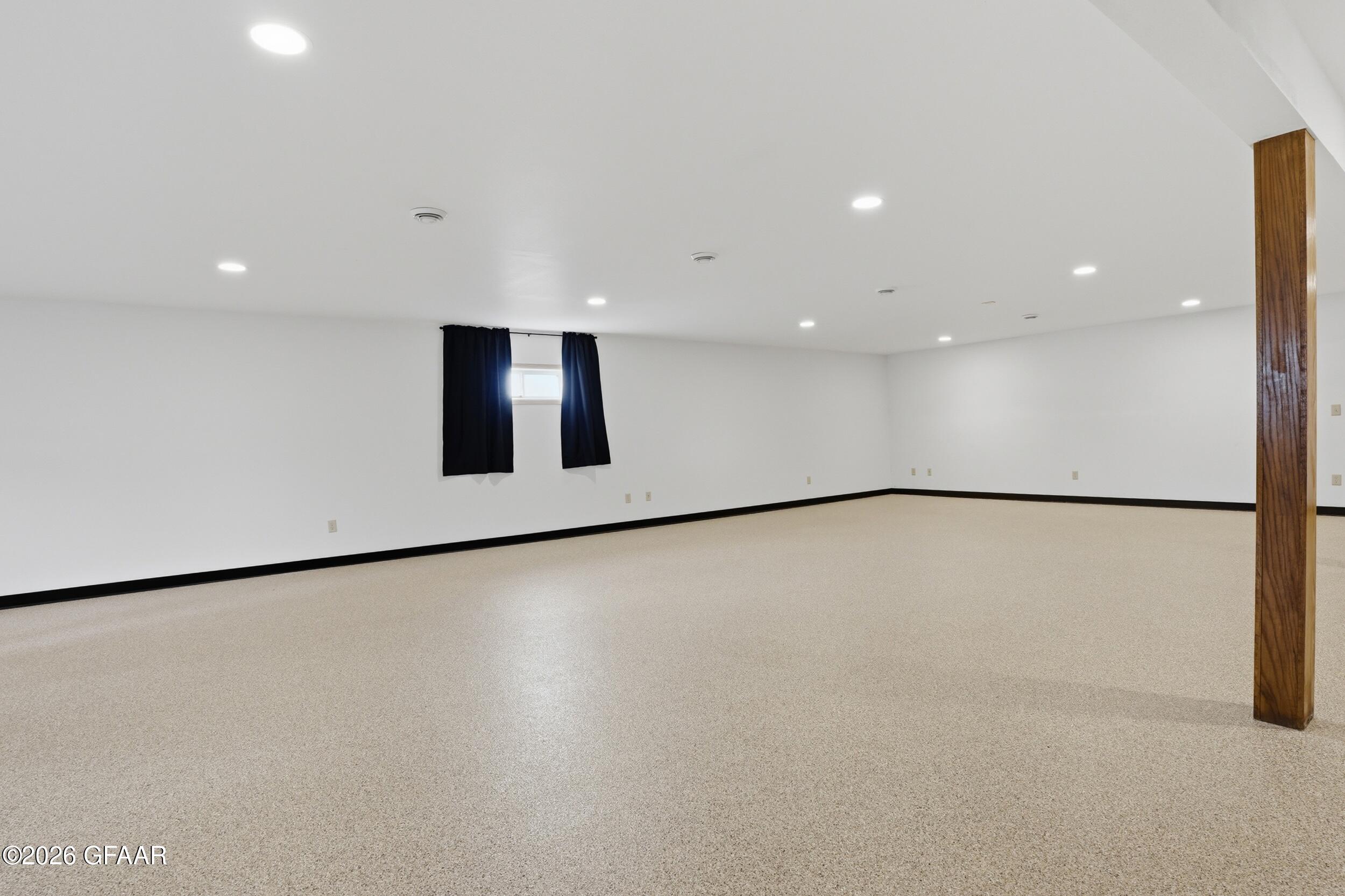 property viewer photo 35