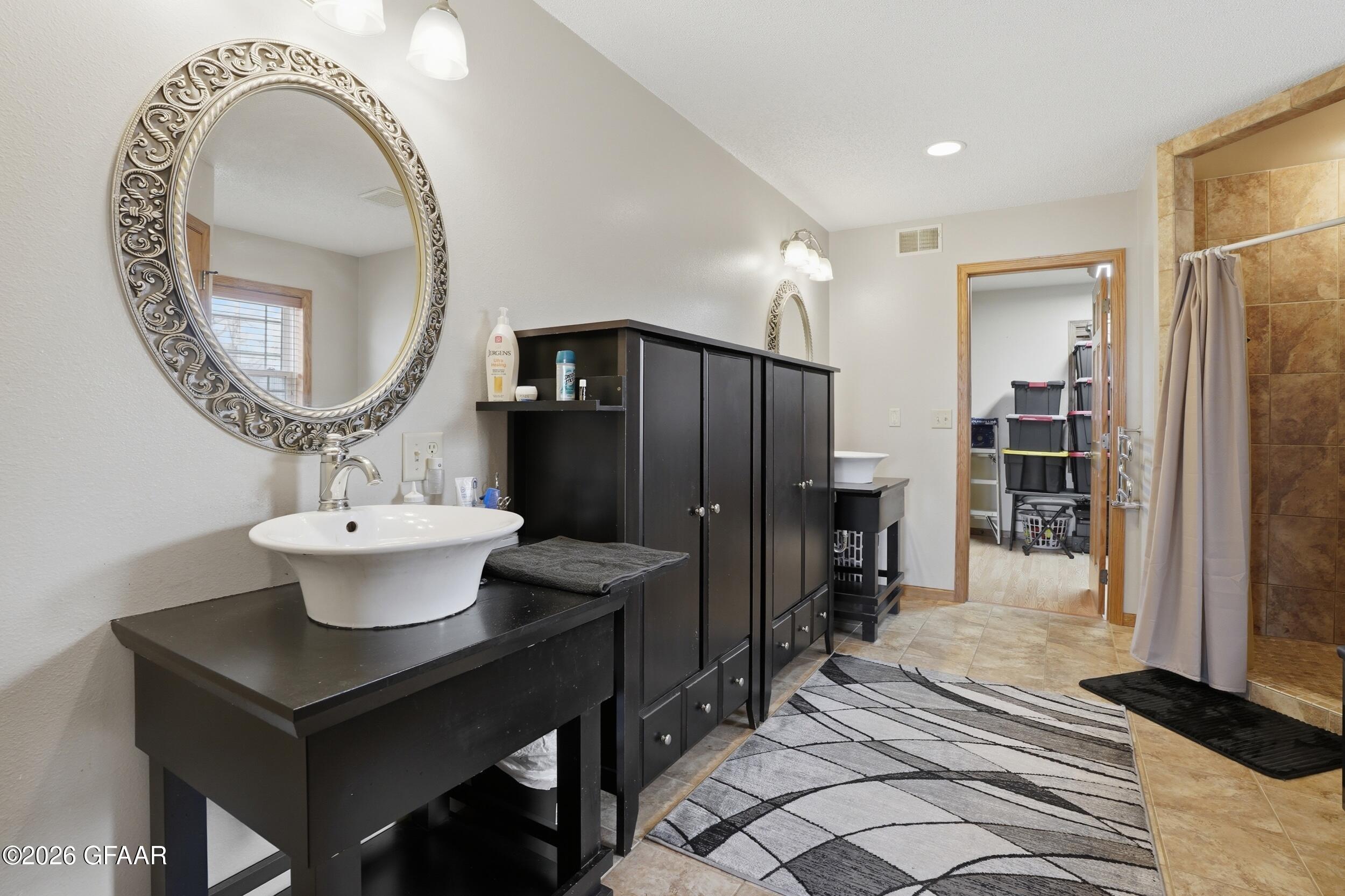 property viewer photo 8
