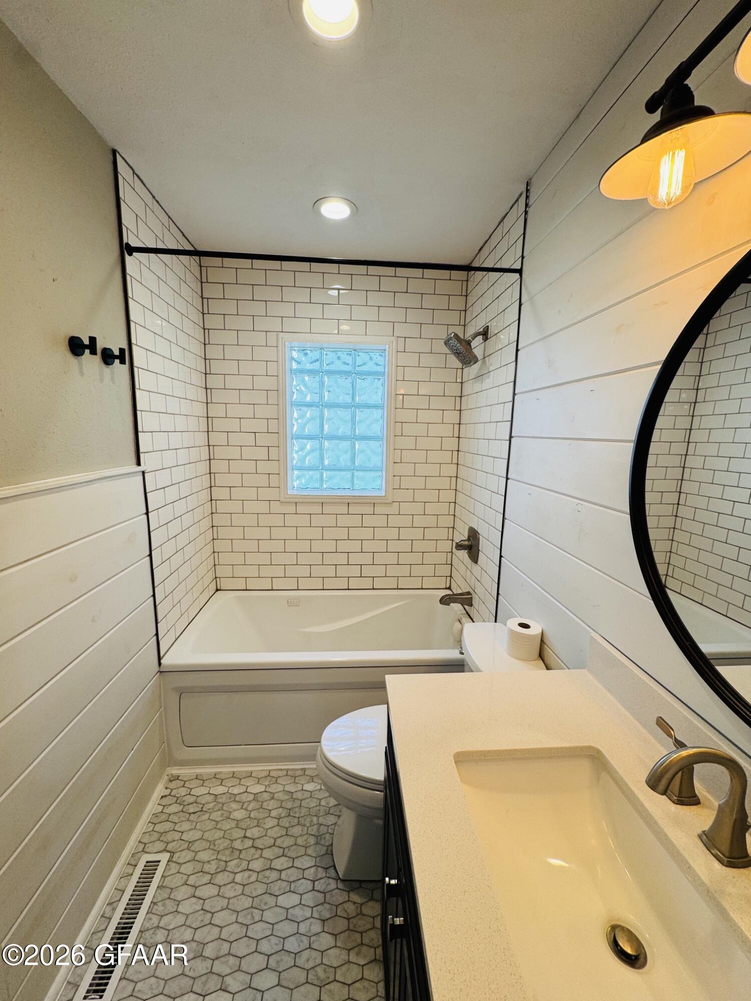 property viewer photo 12
