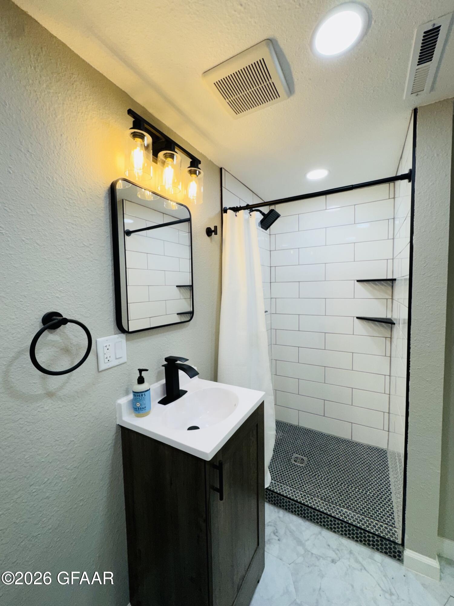 property viewer photo 19