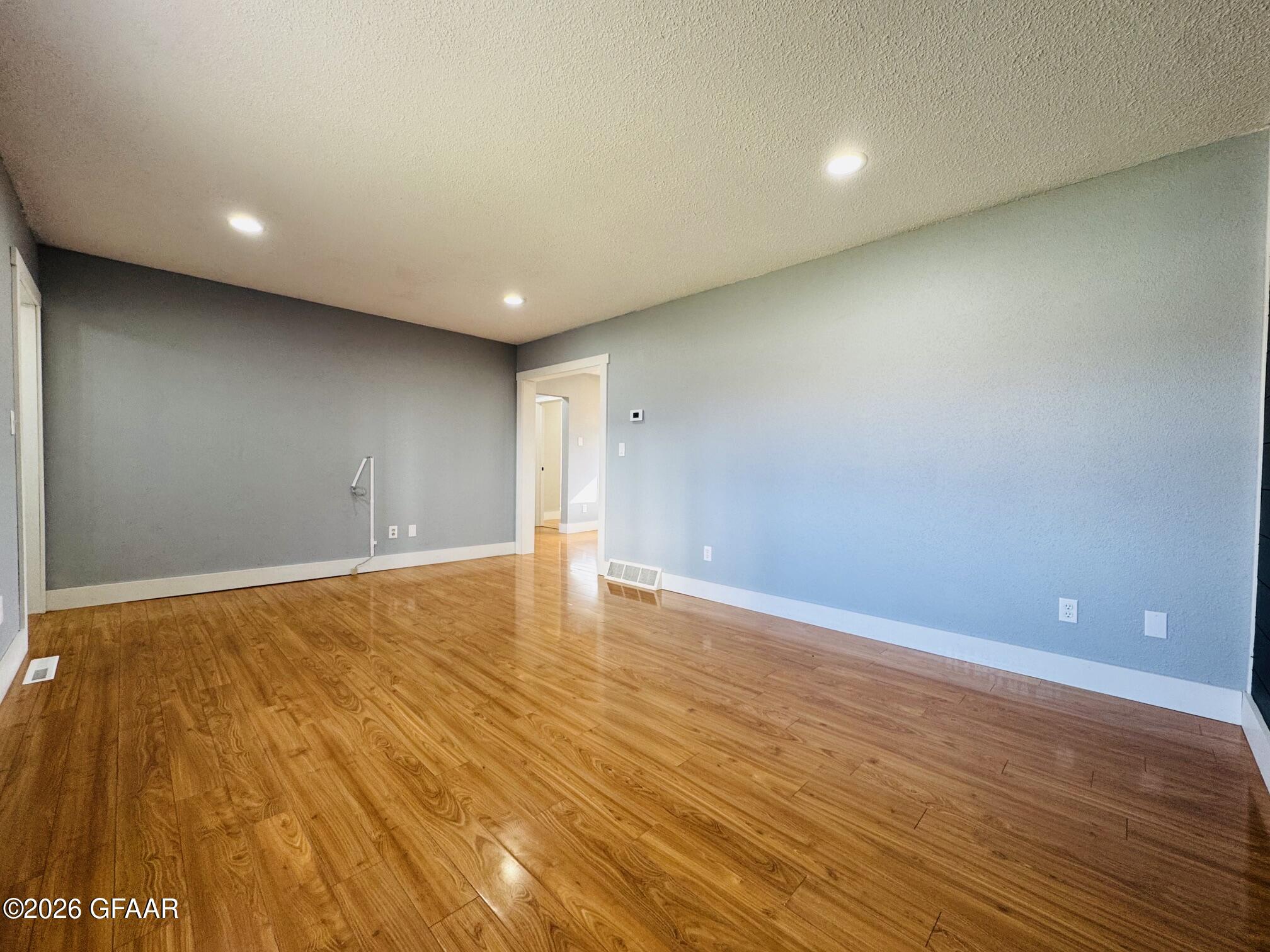 property viewer photo 3