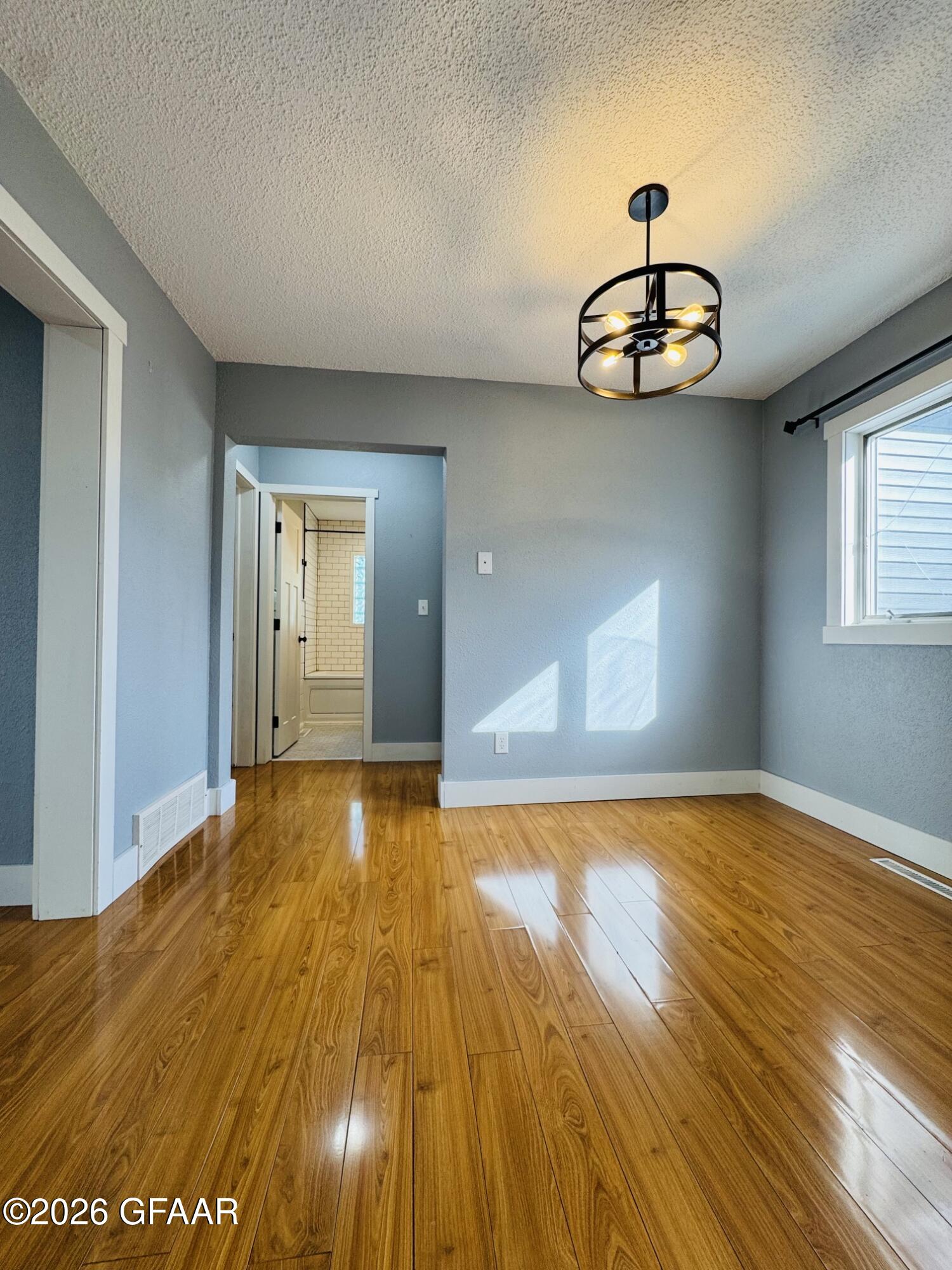 property viewer photo 4