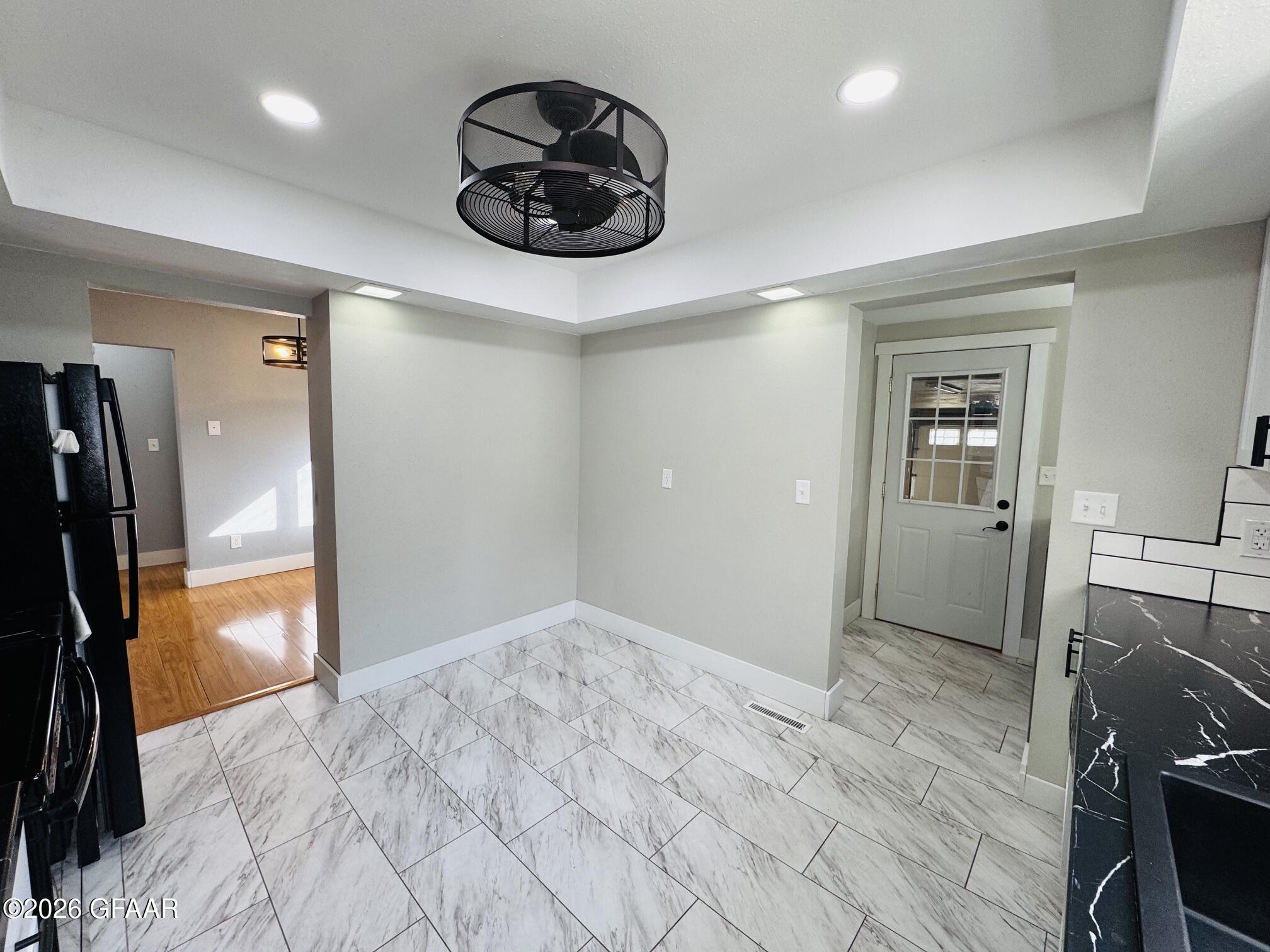 property viewer photo 8