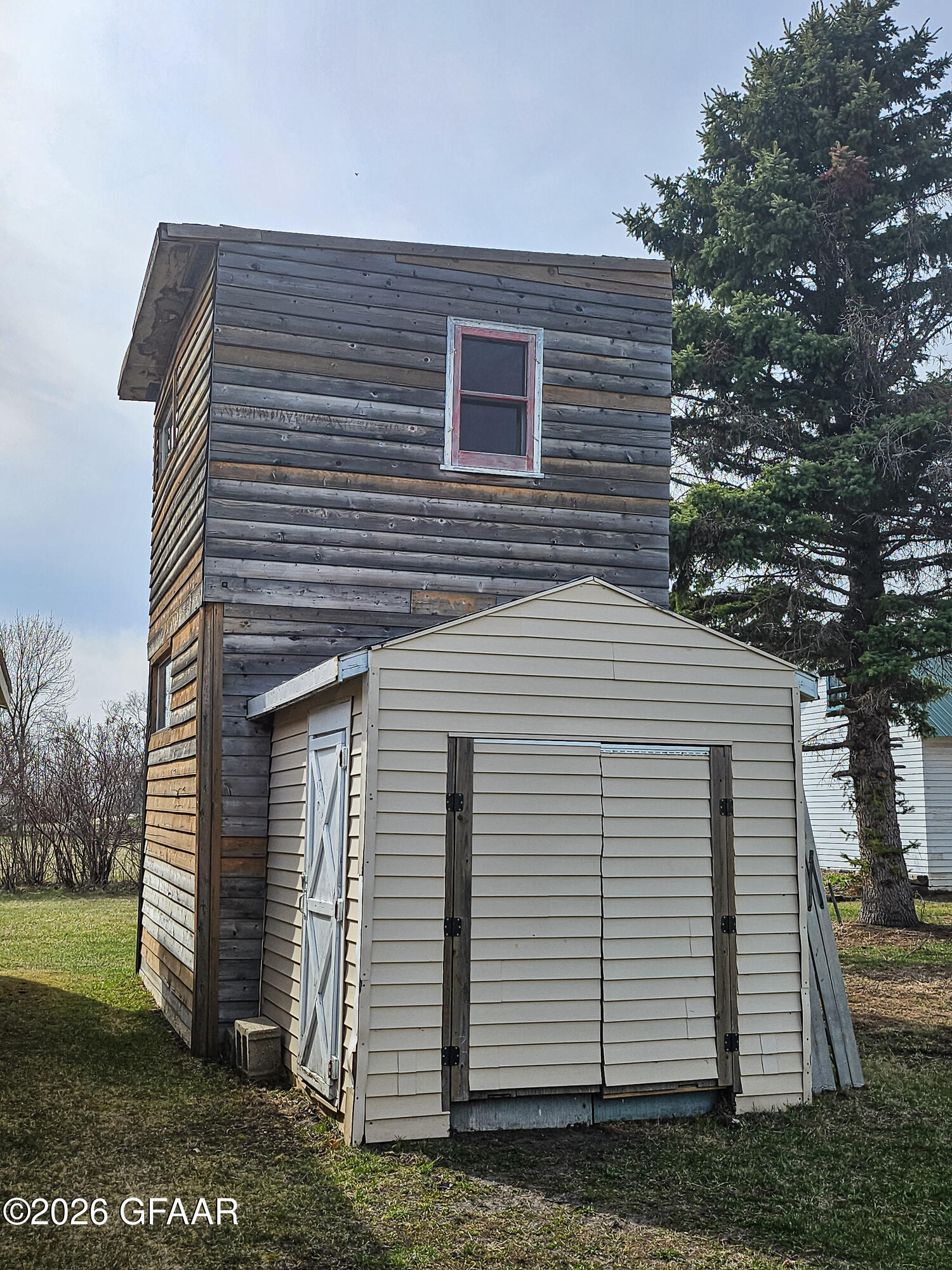 main property photo 24