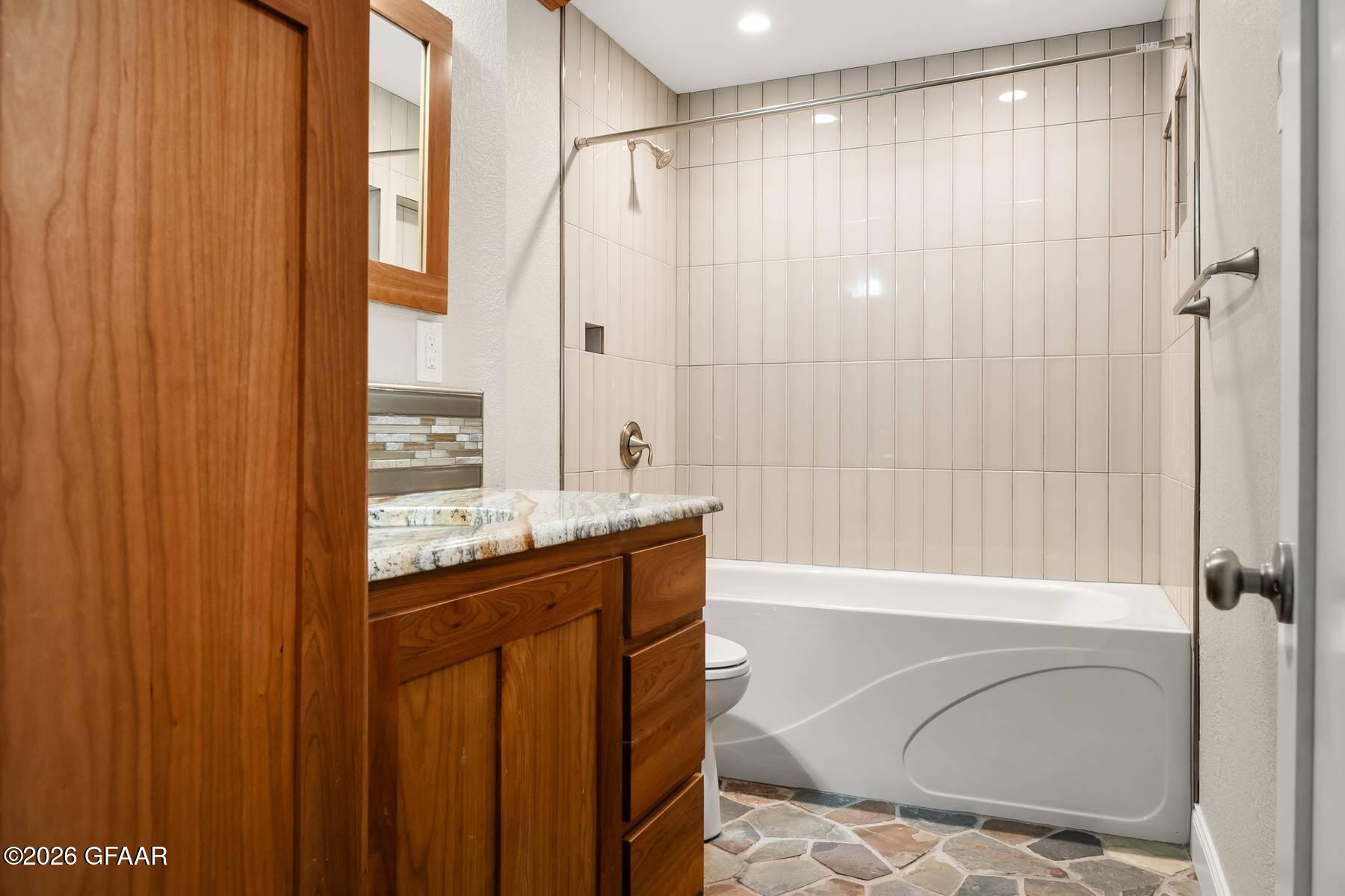property viewer photo 26