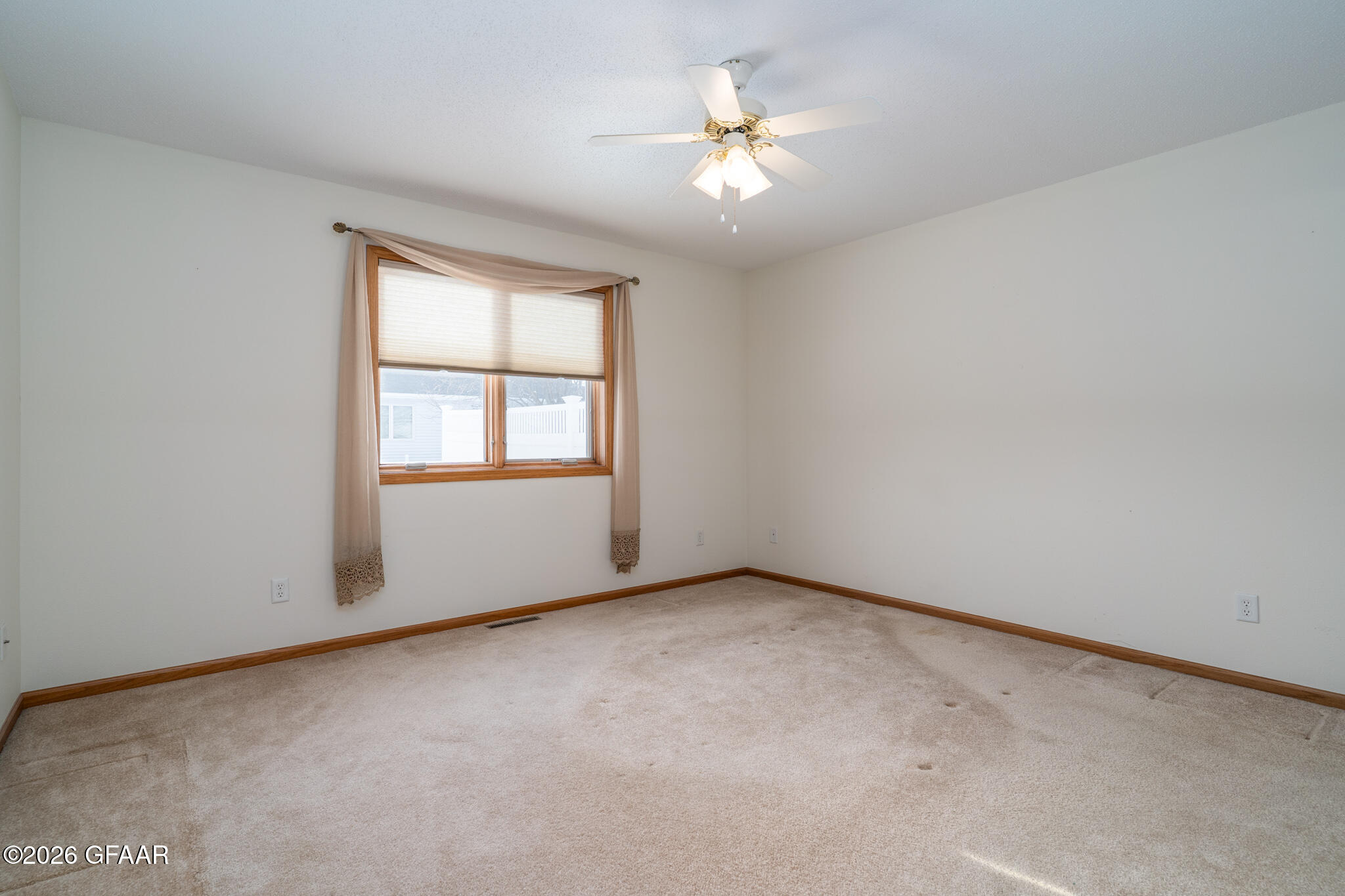 property viewer photo 19