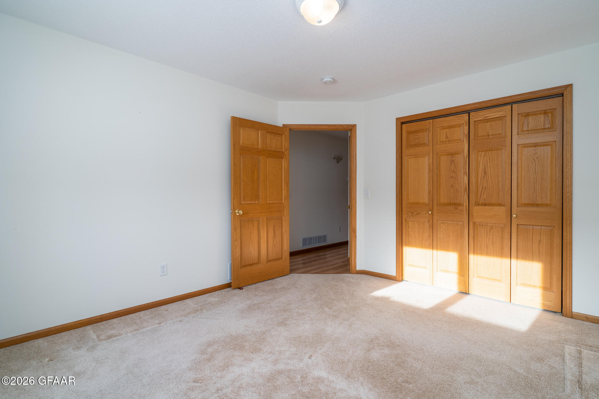 property viewer photo 25