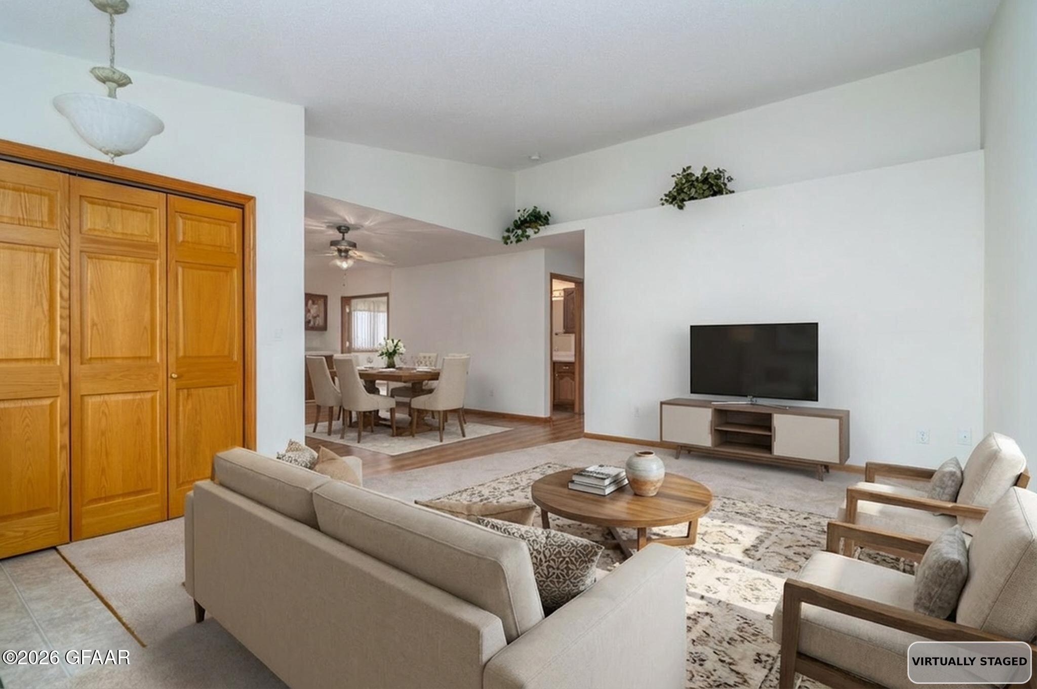 property viewer photo 4