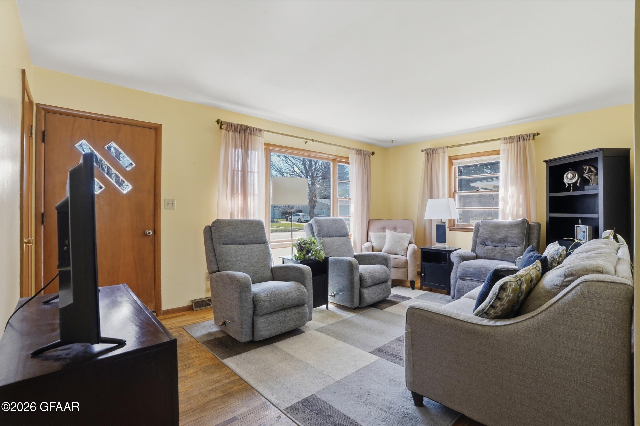 property viewer photo 1