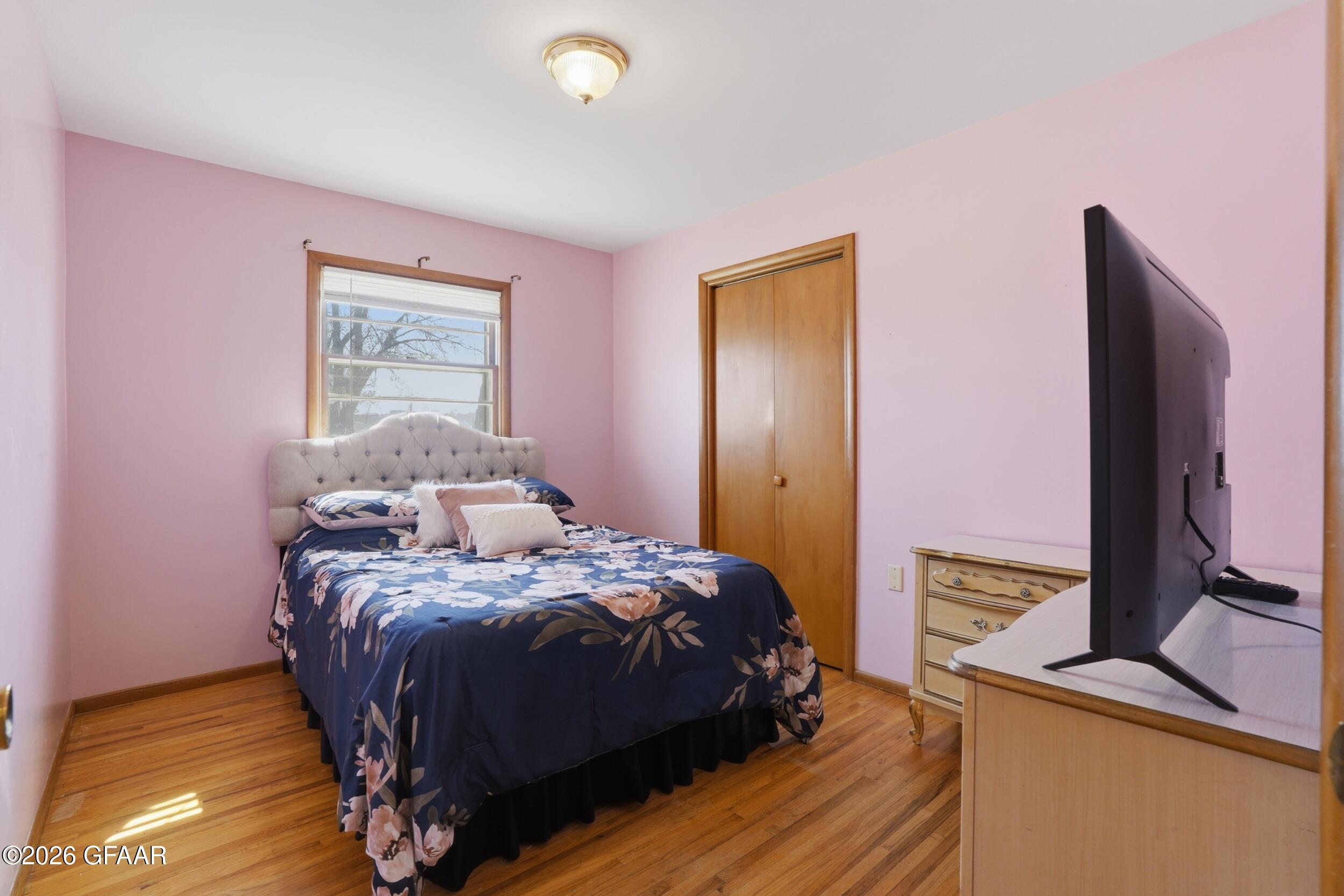 property viewer photo 9