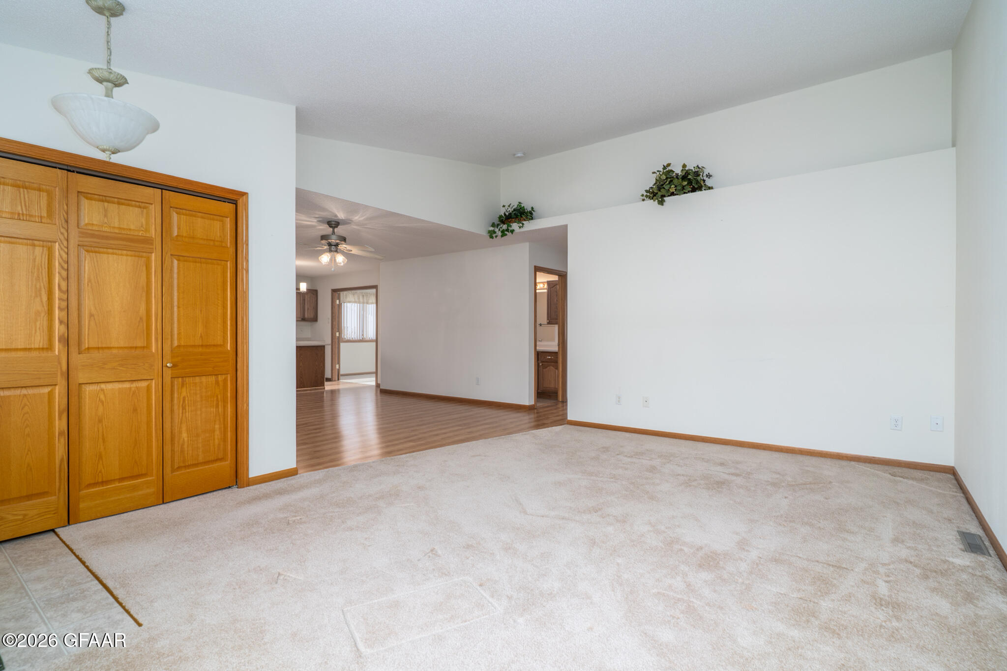 property viewer photo 5