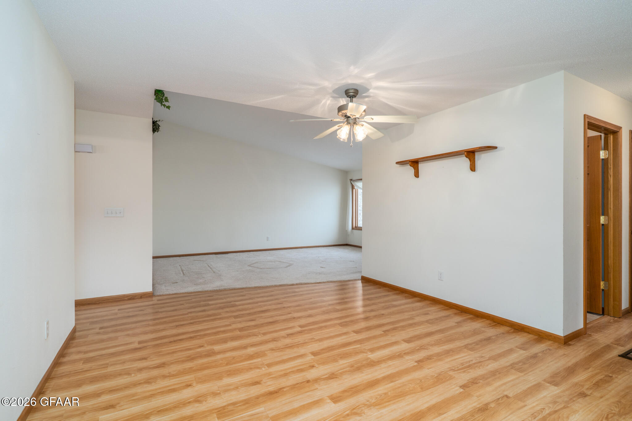 property viewer photo 8