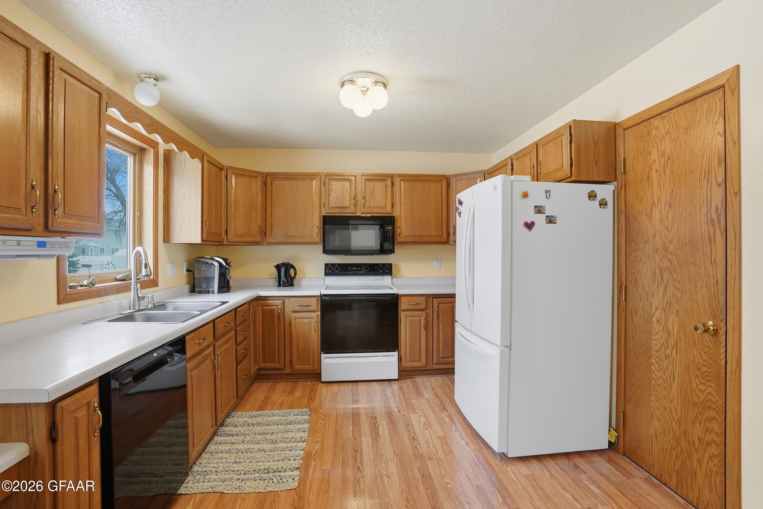 property viewer photo 3