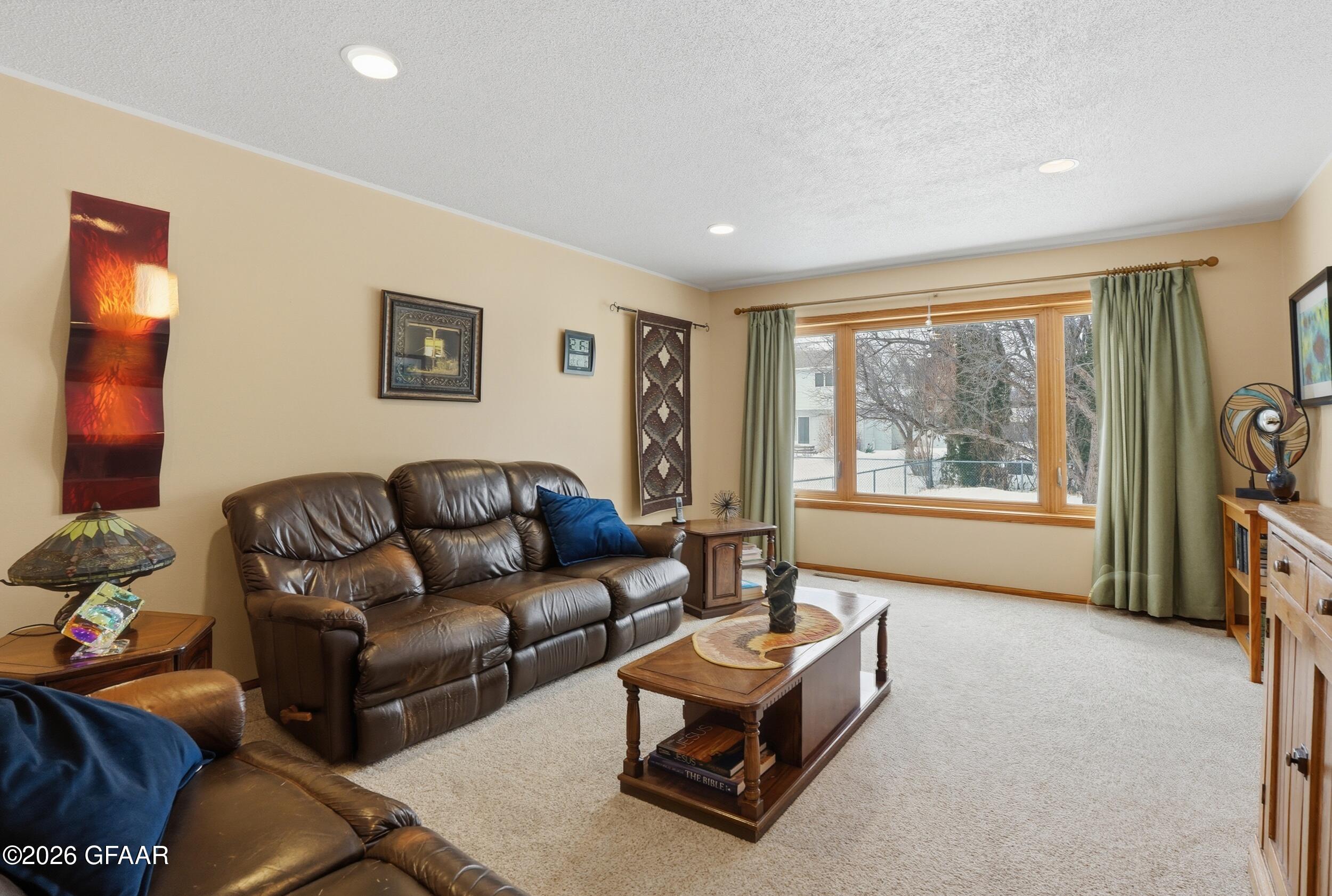 property viewer photo 4