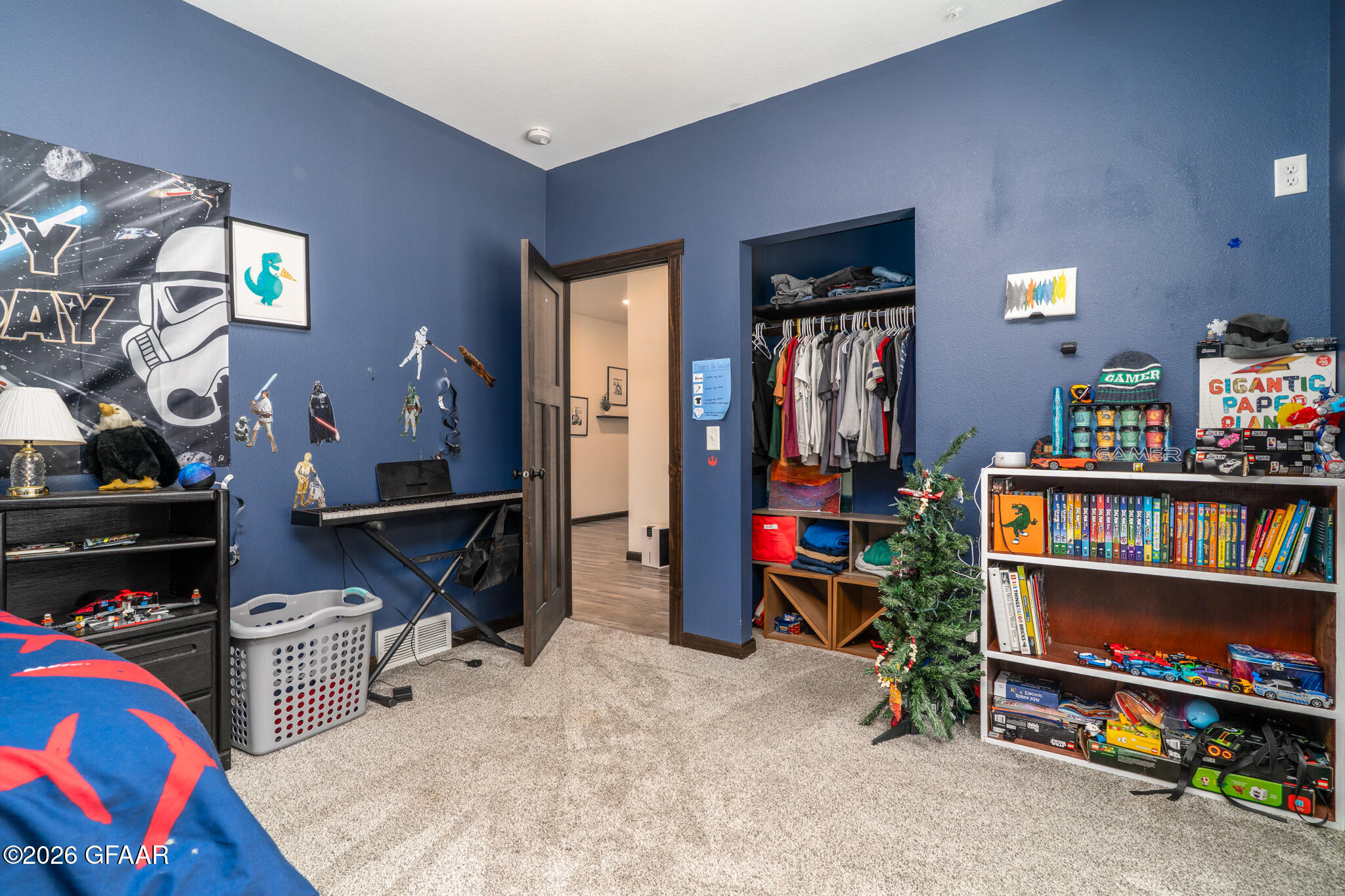 main property photo 13
