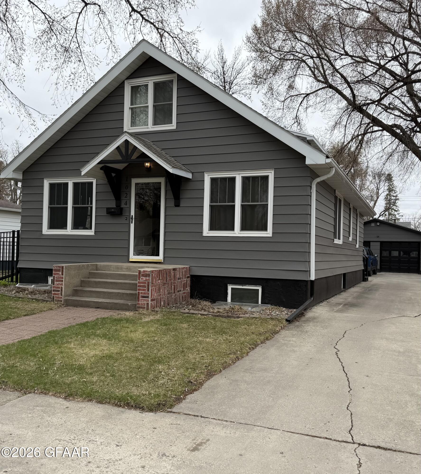 property viewer photo 1