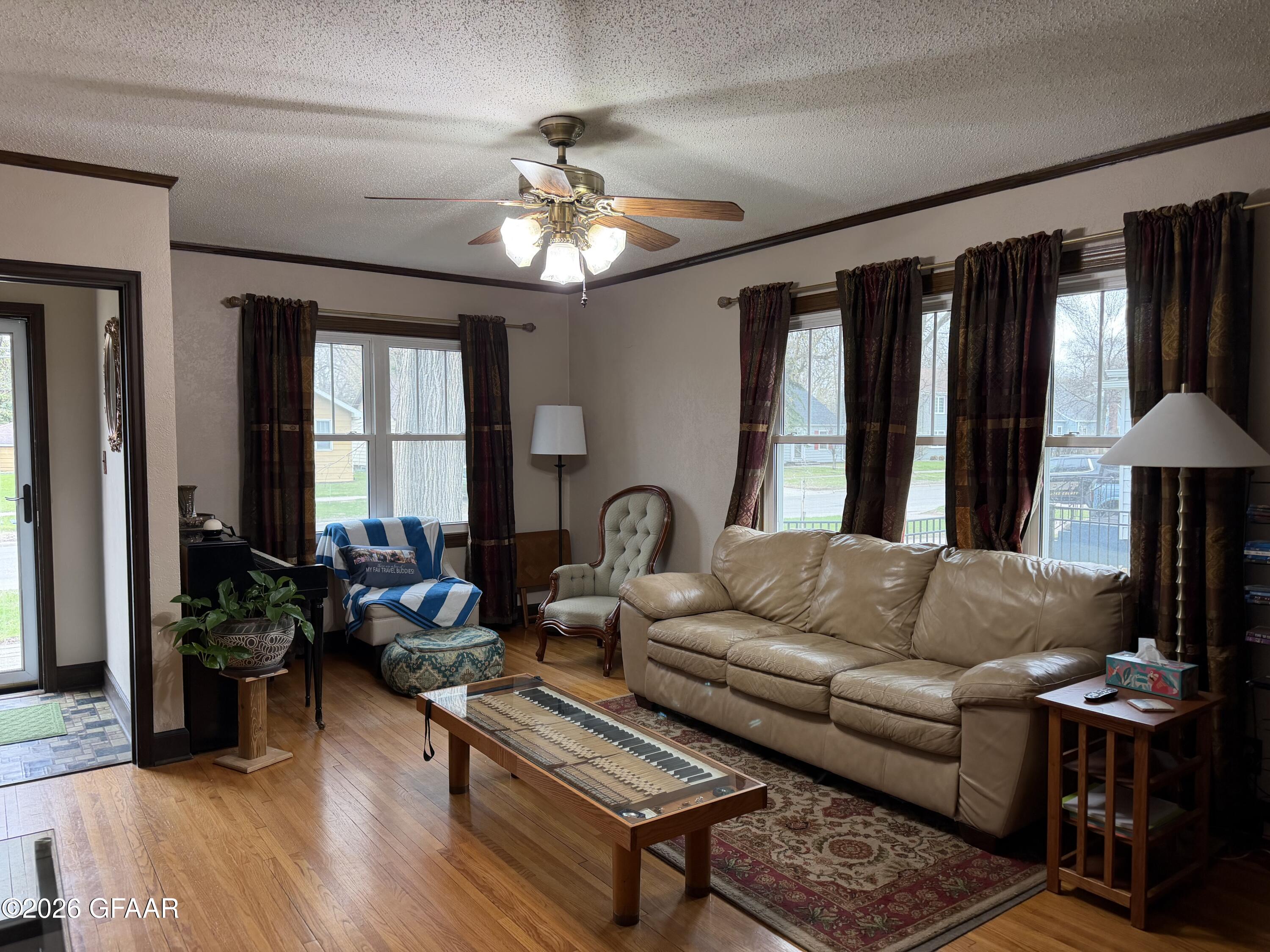 property viewer photo 2