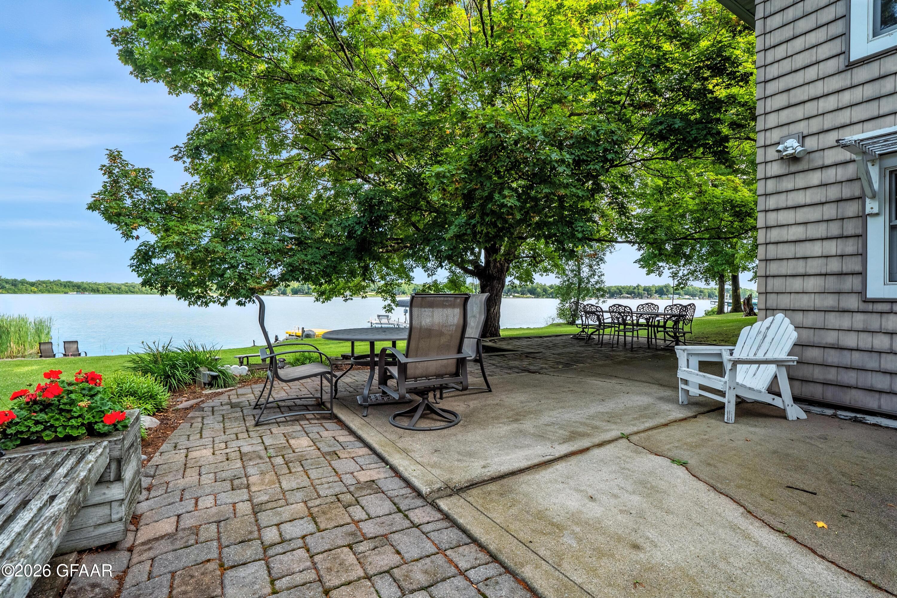 main property photo 28