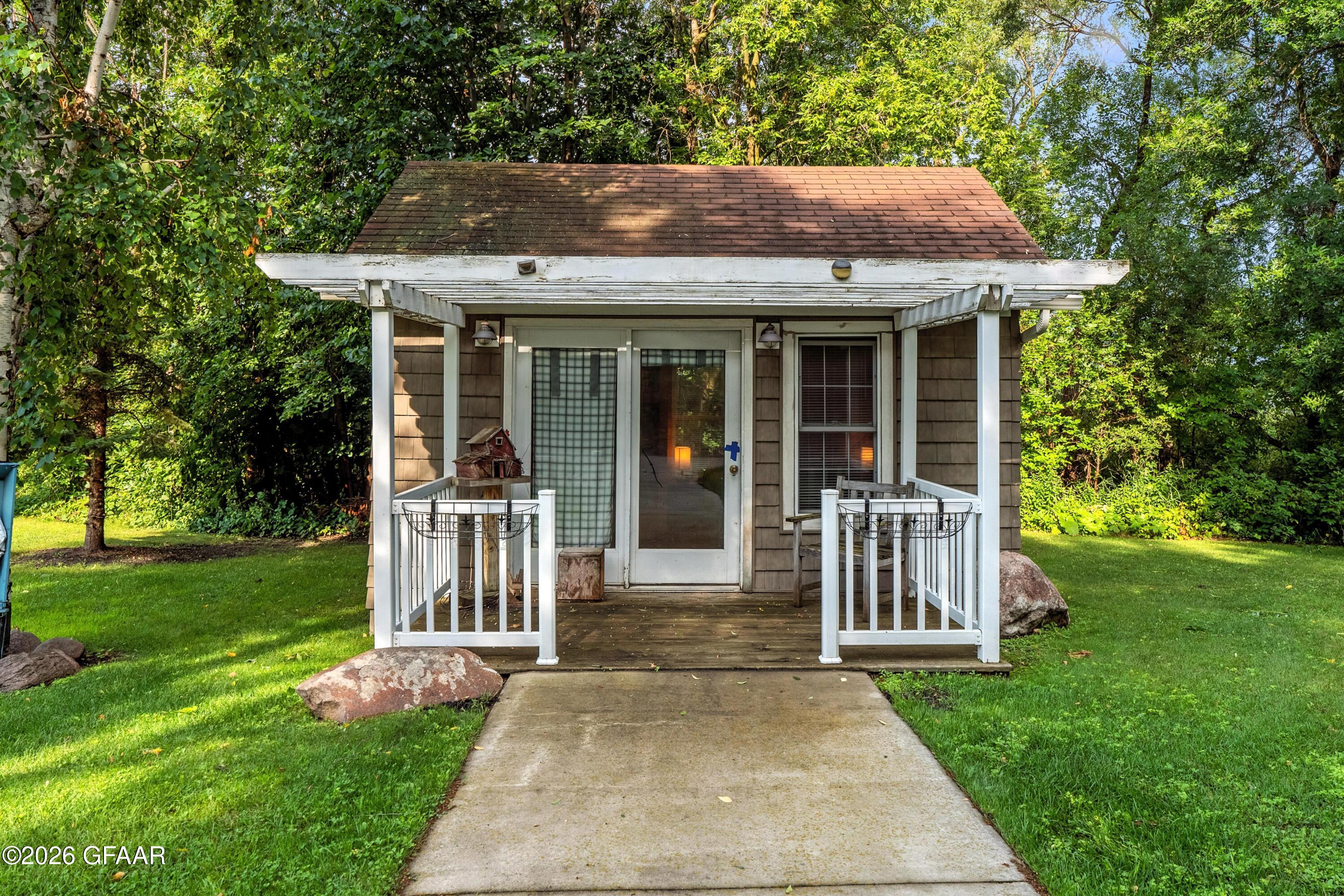 main property photo 33