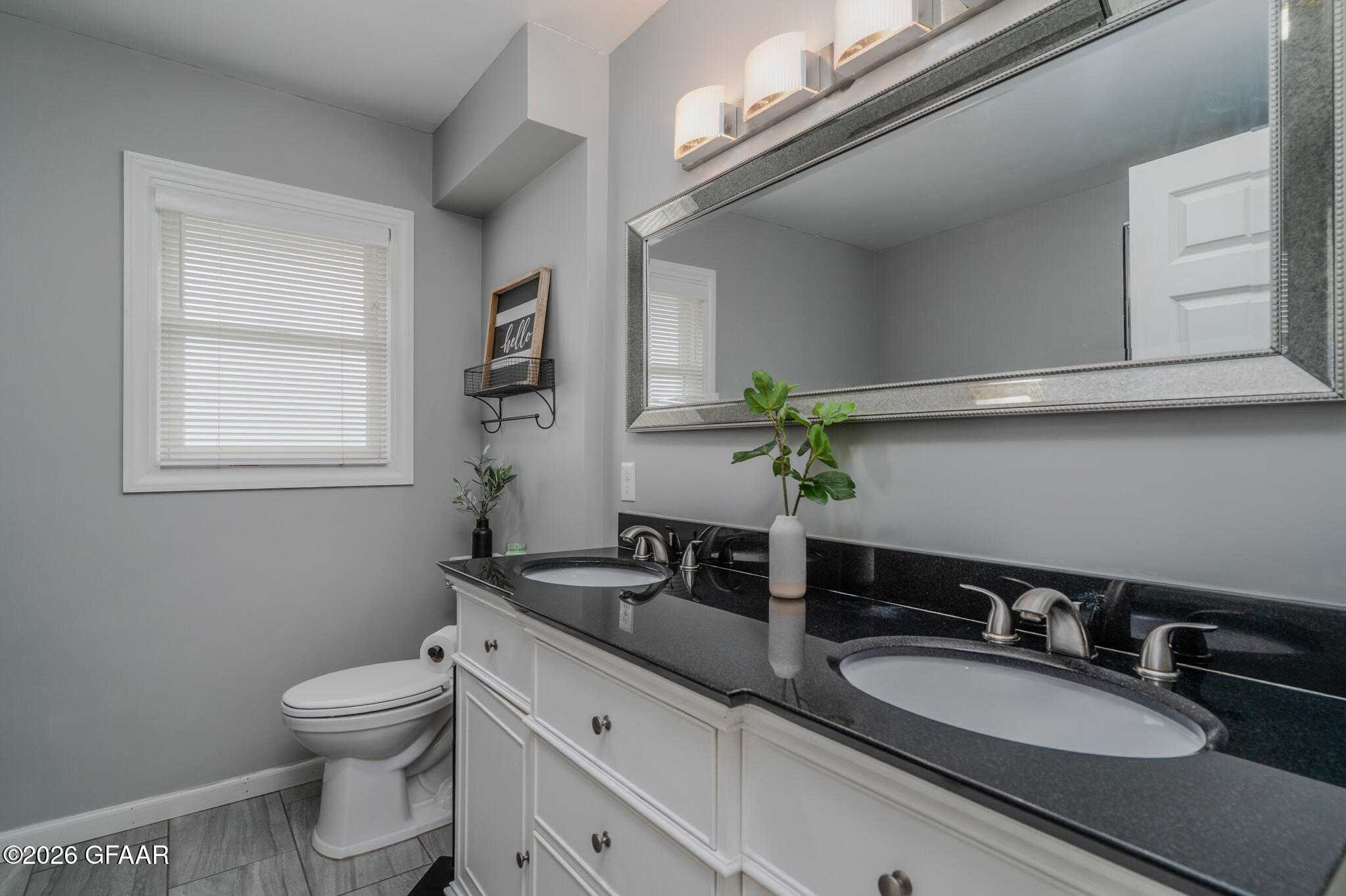 property viewer photo 10